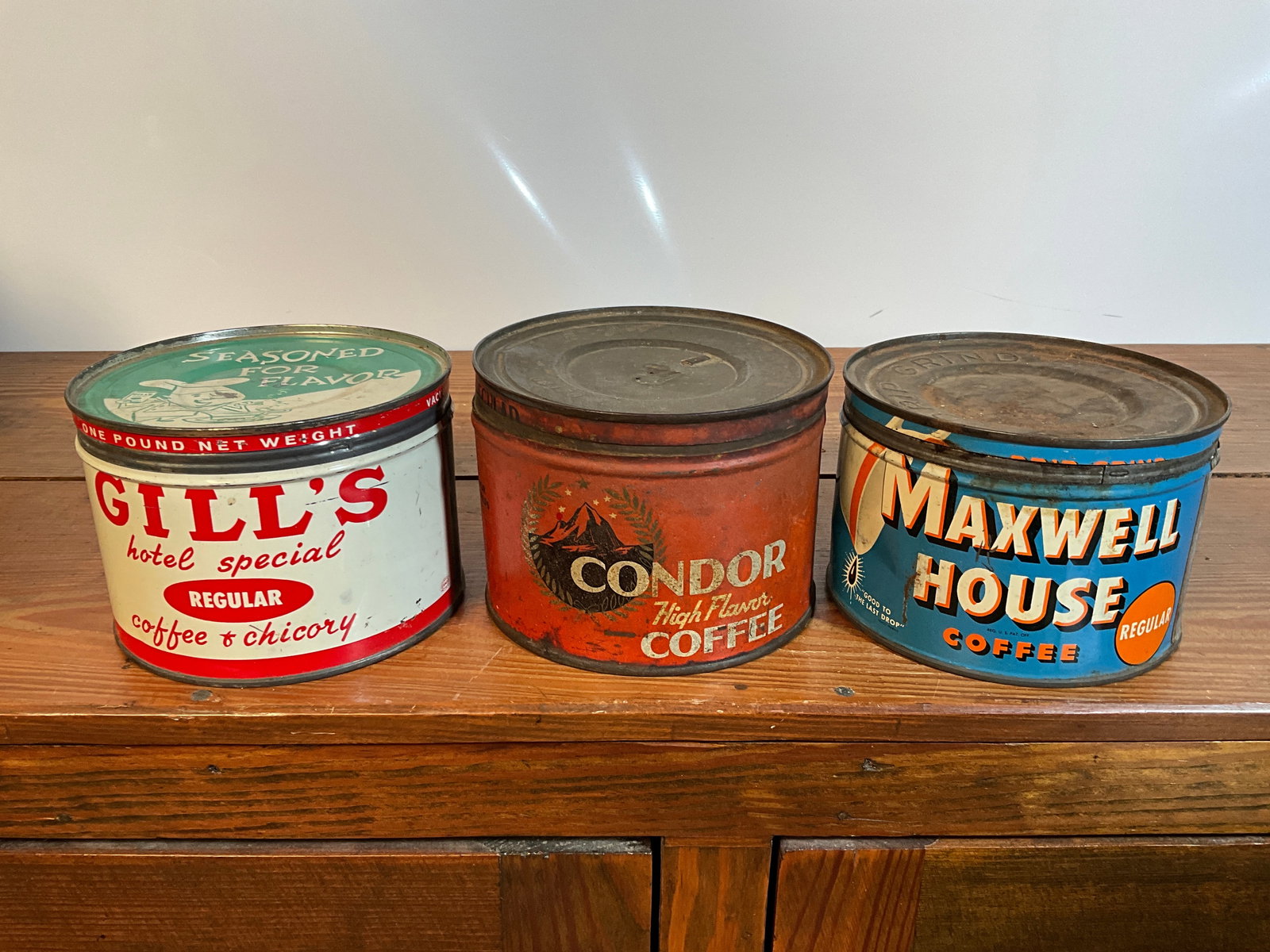 Lot of Three Vintage Coffee Tins, Gill's, Condor, Maxwell House, All One-Pound, All Have Lids (1 of 6)