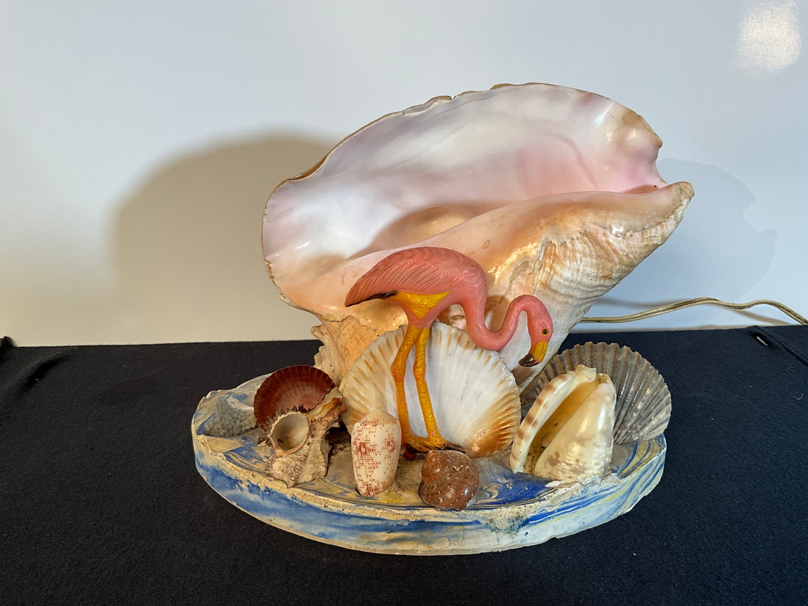 Vintage MCM TV Lamp with Shell as the Lamp, Flamingo - Neat Item (1 of 6)