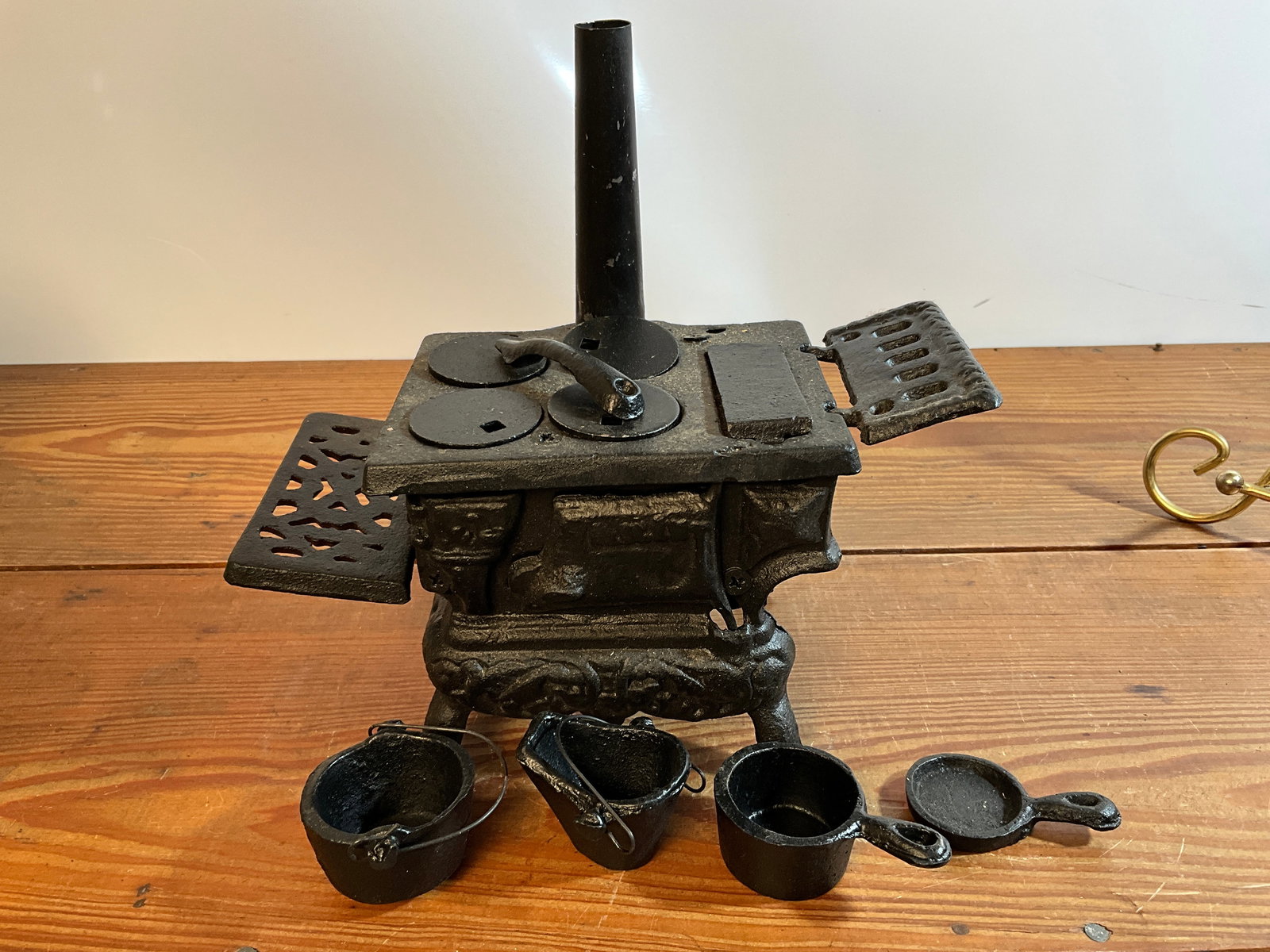 Toy Cast Iron Stove with the Attachments and Box. (1 of 4)