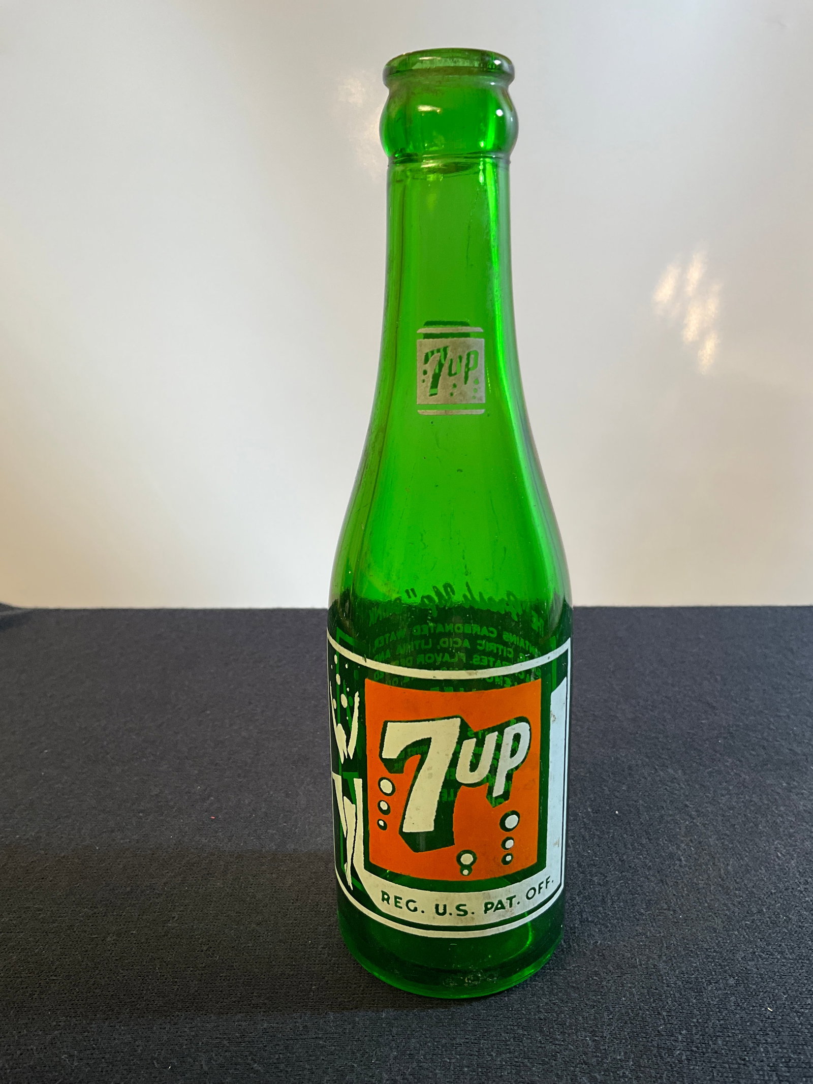 Early 7UP Bottle, John G. Epping, Louisville, Kentucky, Eight Bubbles (1 of 7)