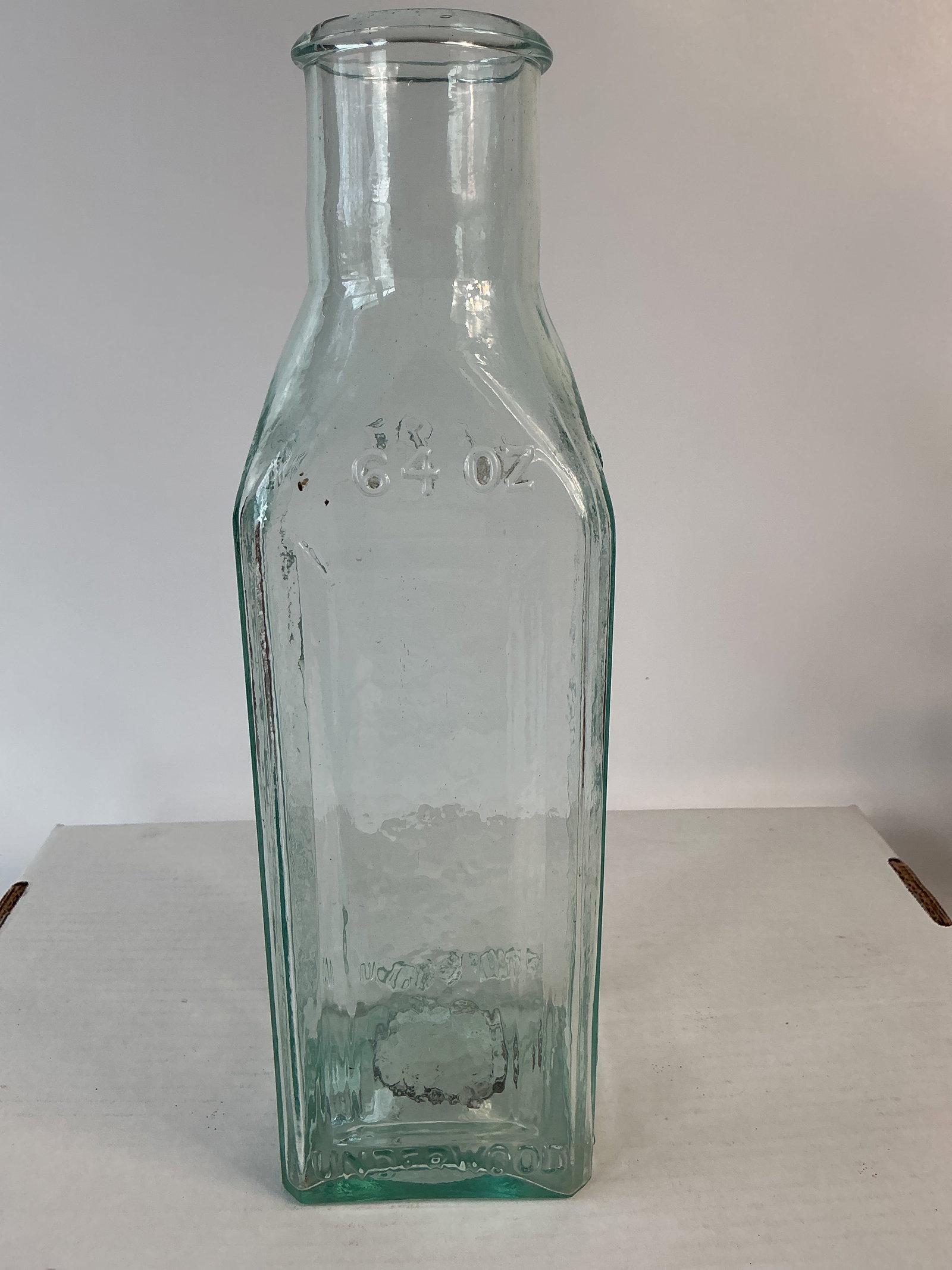 Huge Food or Pickle Bottle Embossed William Underwood & Company Boston, Iron Pontil (1 of 6)