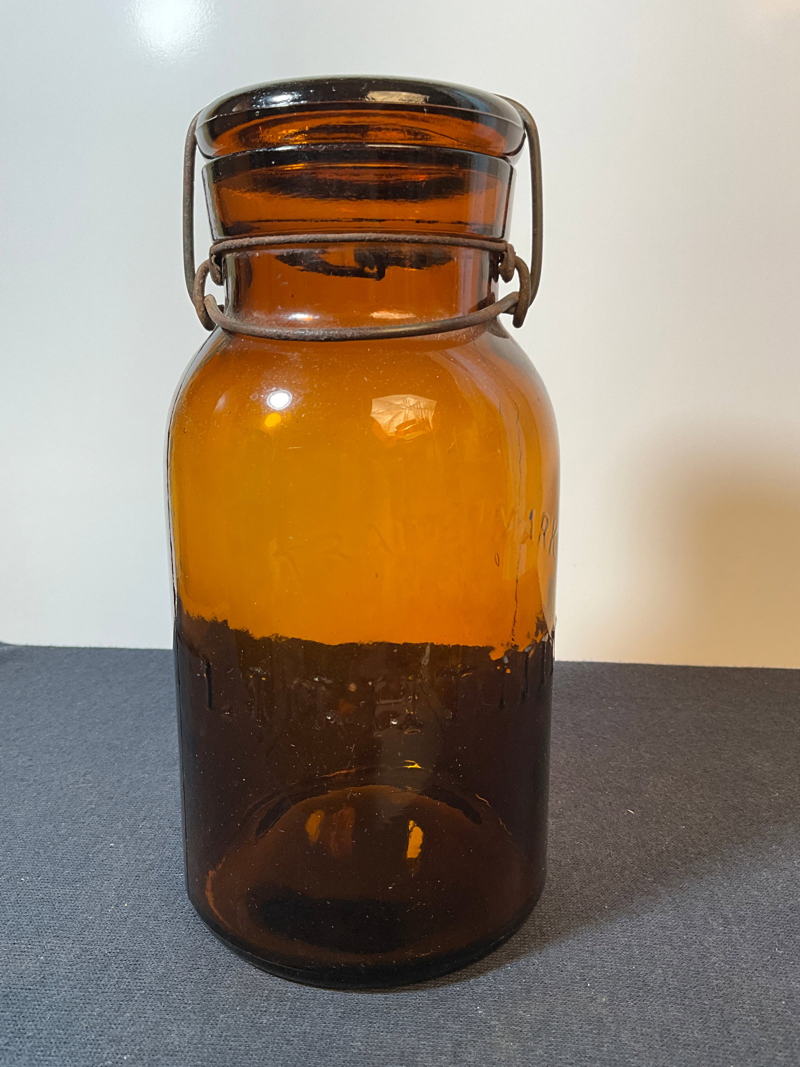 Lightning Fruit Jar - Quart - Amber - No Damage (1 of 11)