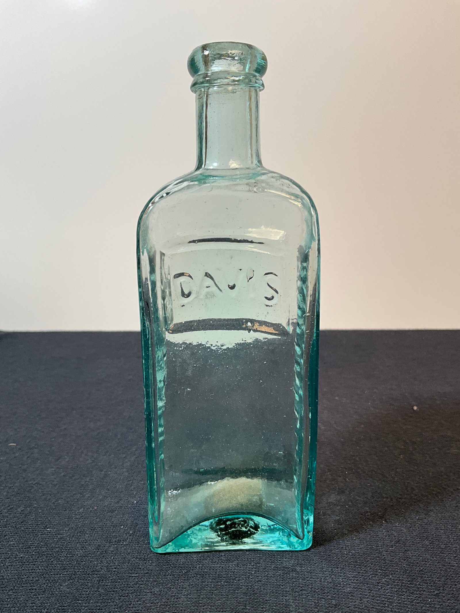 1850s Davis Vegetable Pain Killer - Iron Pontiled Medicine 6.5" Tall (1 of 7)
