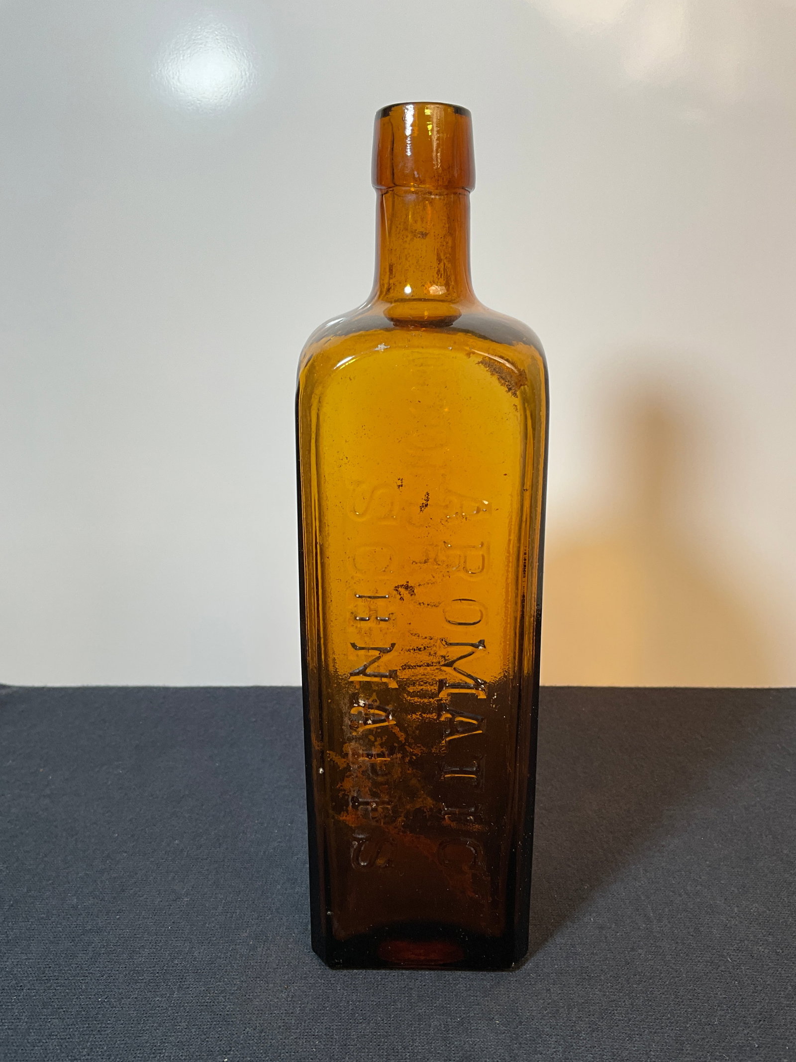 1880s Udolpho Wolfe's Schiedam Aromatic Schnapps - Olive Amber - 9.75" Tall: Here is an 1880s Udolpho Wolfe's Schiedam Aromatic Schnapps - Olive Amber - 9.75" Tall. A nice bottle in a great color with no damage.