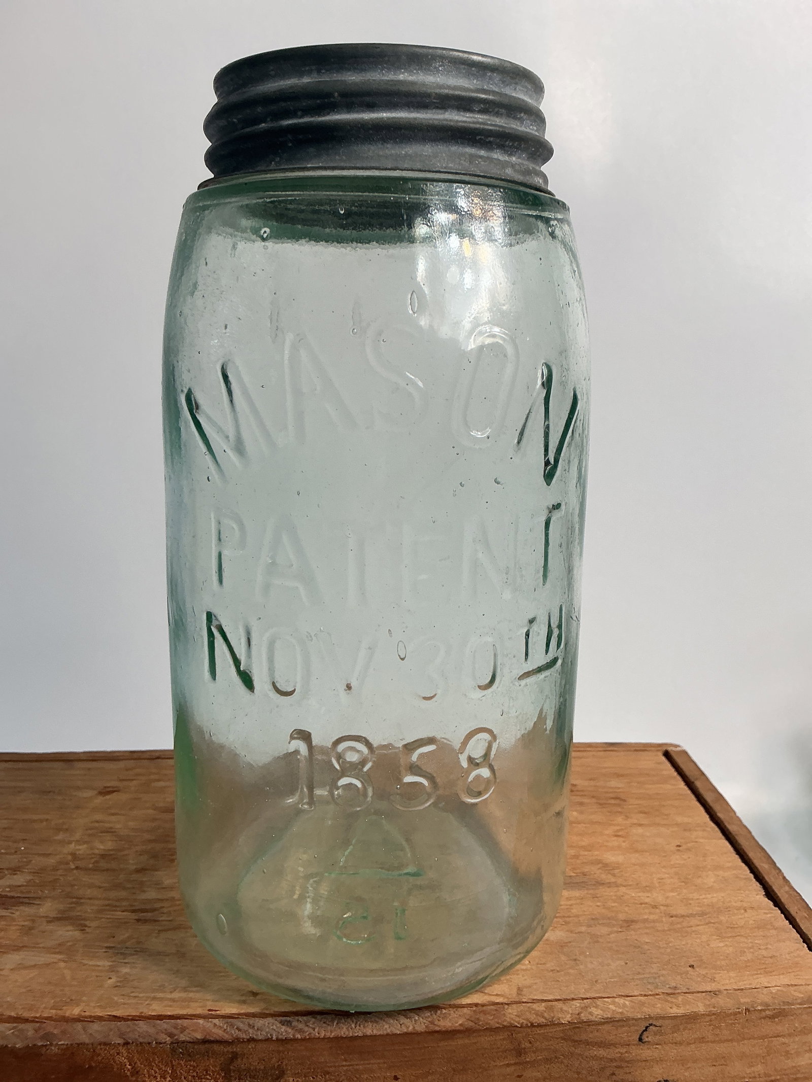 Mason's Patent Nov. 30TH 1858, Aqua Quart, Triangle on Base. (1 of 4)