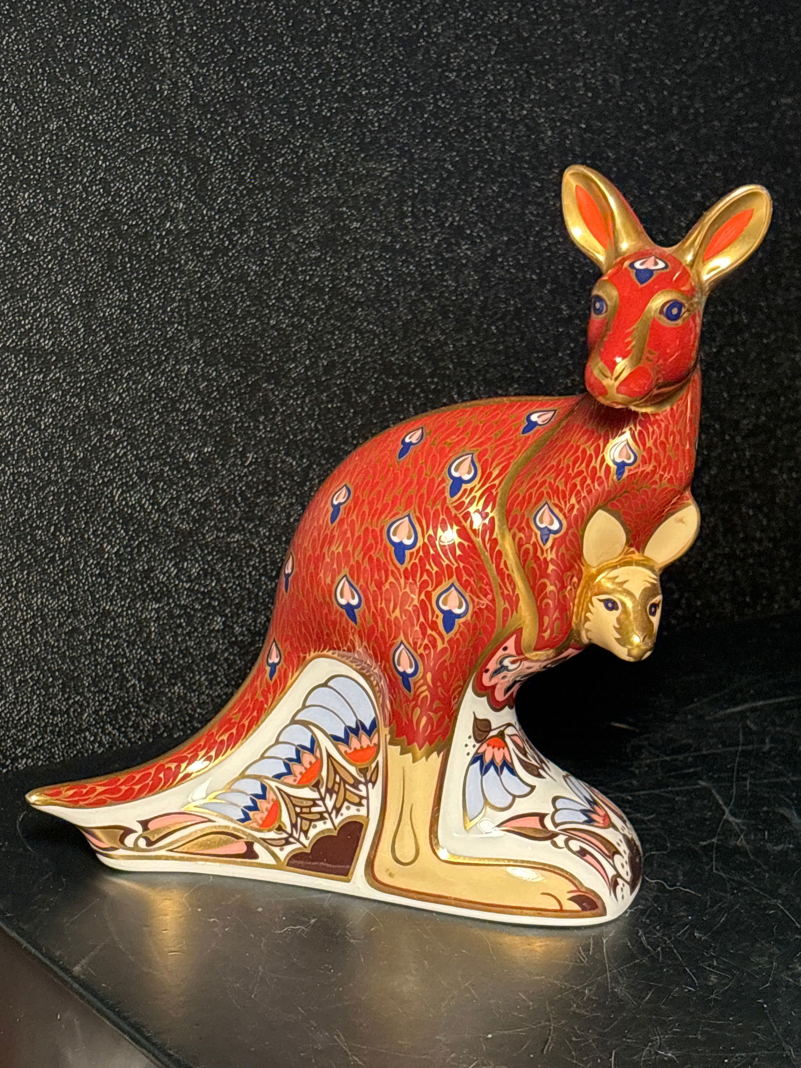 Artist signed Australian Kangaroo Royal Crown Derby English china 6inch statue paperweight (1 of 7)
