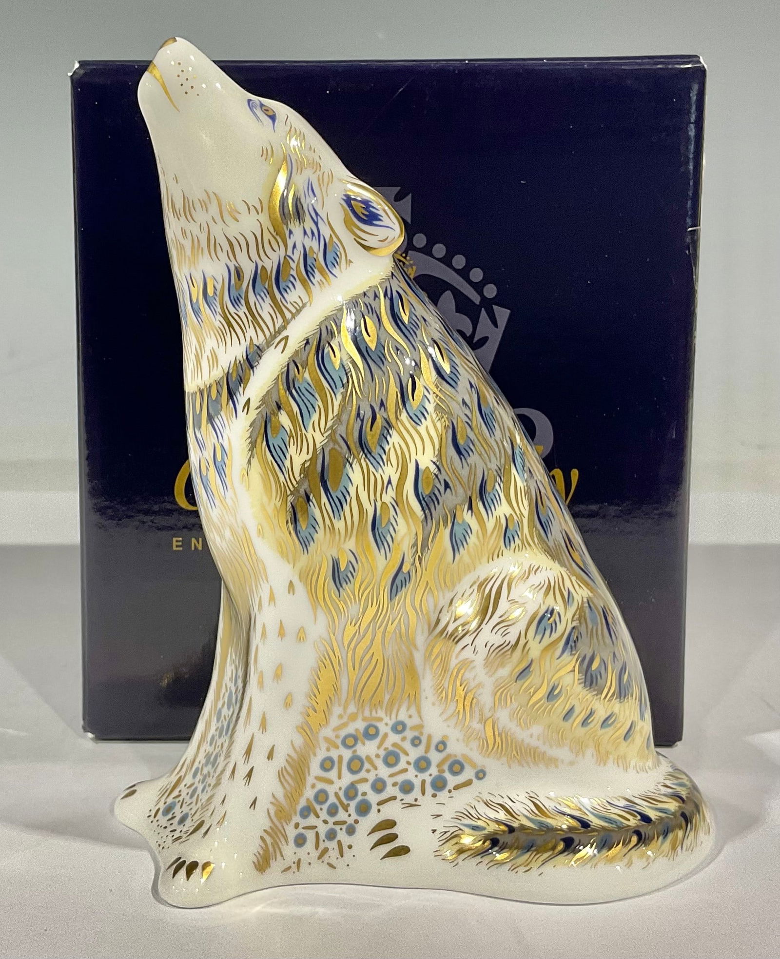 Signature limited Edition Artist signed Royal Crown Derby Wolf 4&1/2inch paperweight w/box (1 of 1)