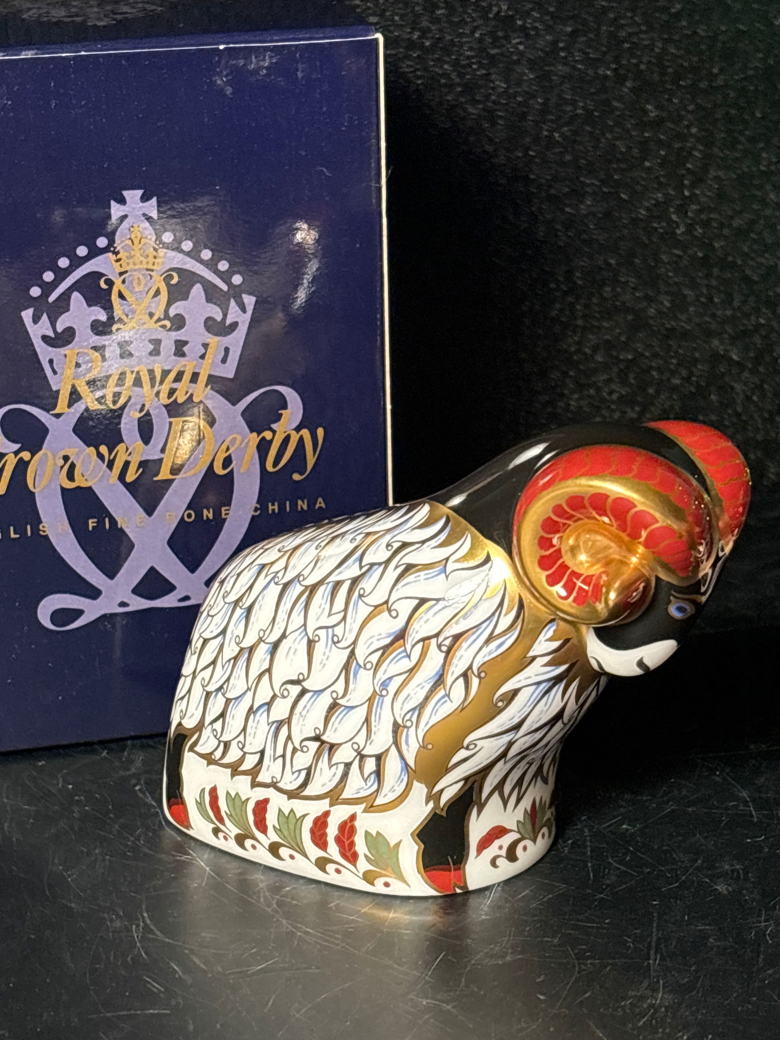 Handsome 1998 Exclusive ‘Derby Ram’ Royal Crown Derby 4 inch paperweight (1 of 8)
