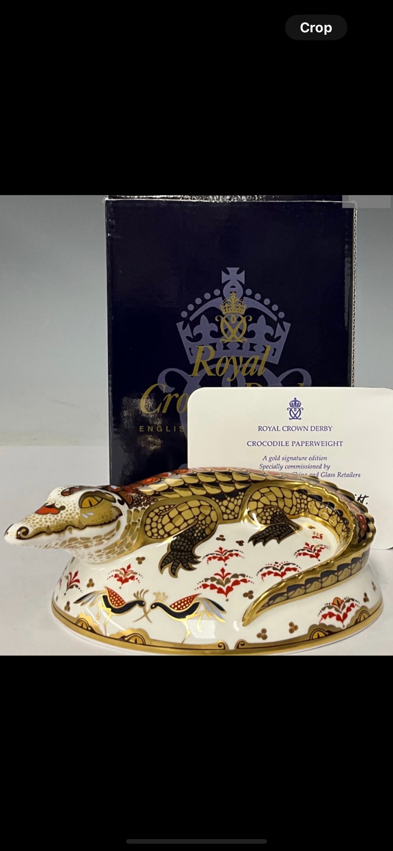 Incredible Exclusive gold Signature Edition Royal Crown Derby English china crocodile paperweight: A Royal Crown Derby paperweight, Crocodile, an exclusive gold signature edition commissioned by The Guild of Specialist China & Glass Retailers, signed on the base in gold by John Ablitt, gold printed