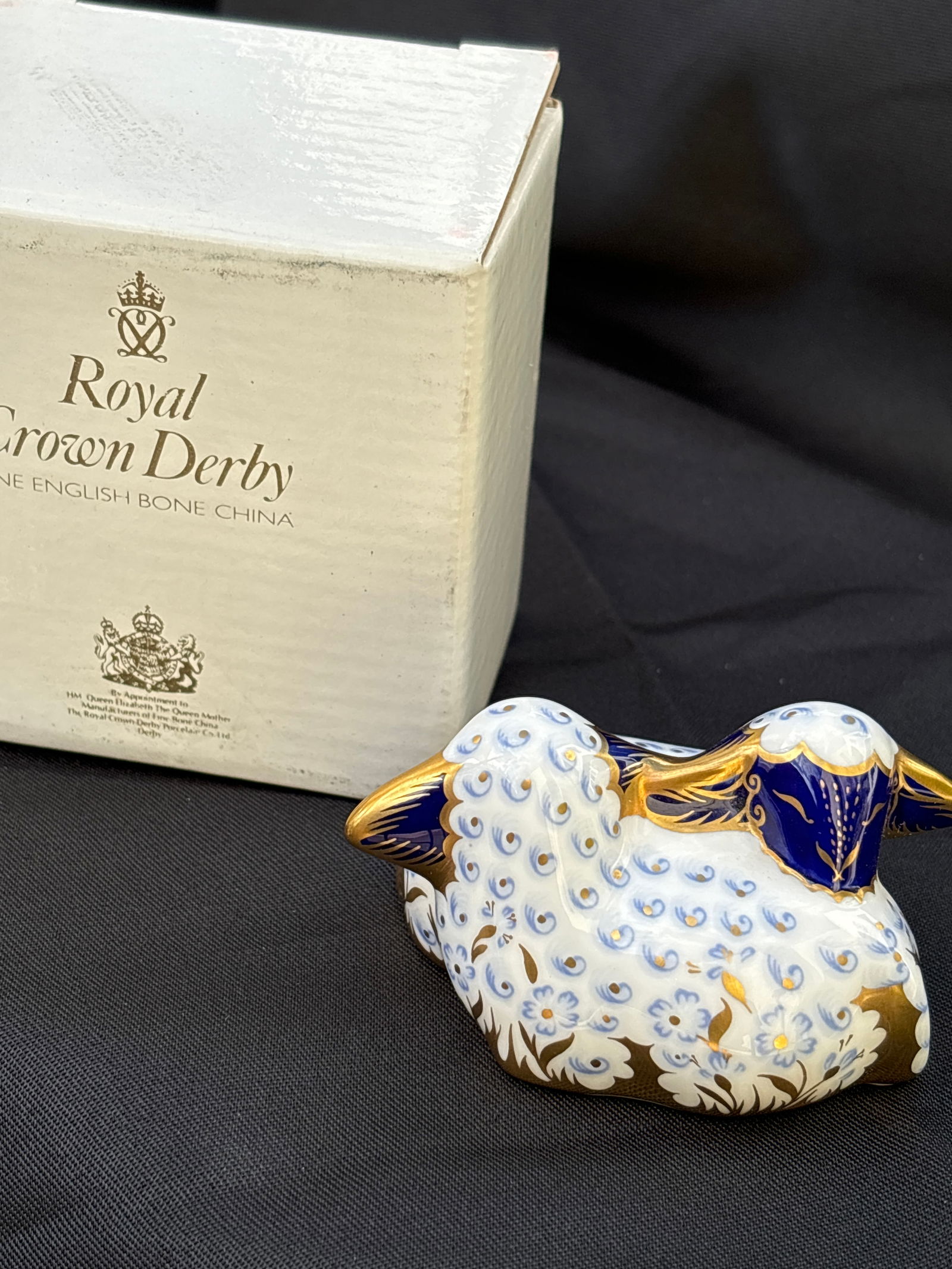 Small Vintage twin lambs Royal Crown Derby fine china 1&1/2x2&1/2inch paperweight in box (1 of 5)