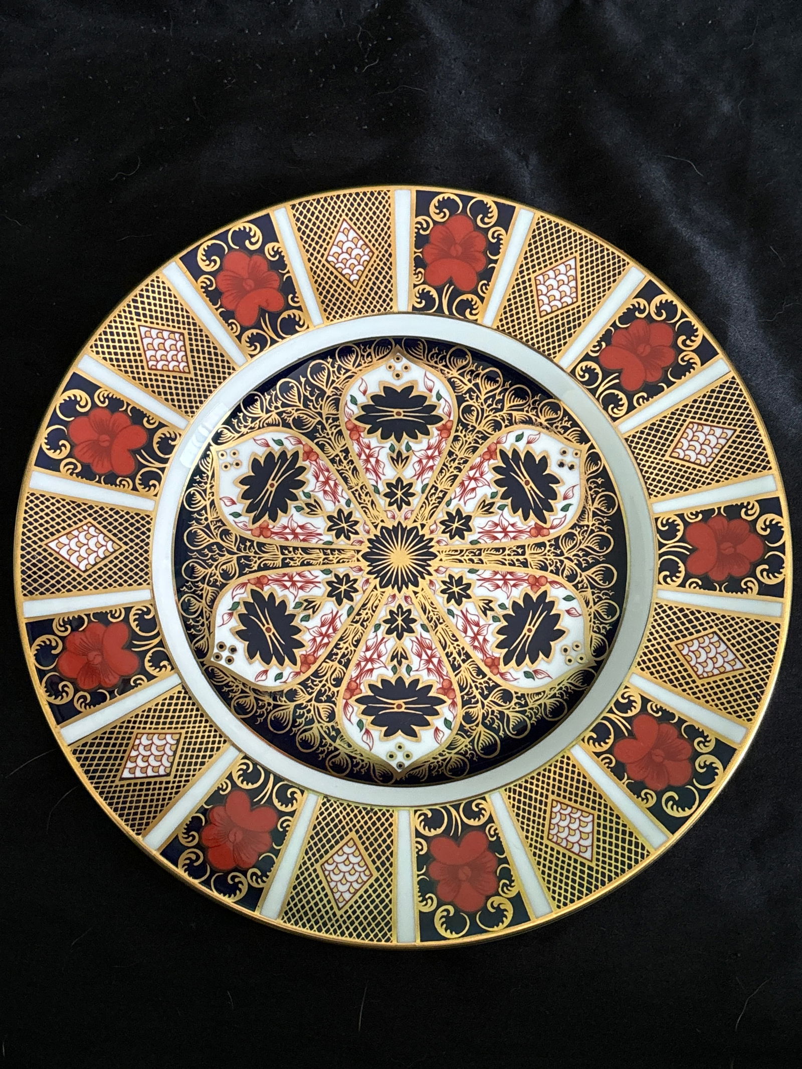 10&1/2 inch Imari 1128 pattern Royal Crown Derby service dinner plate (1 of 7)