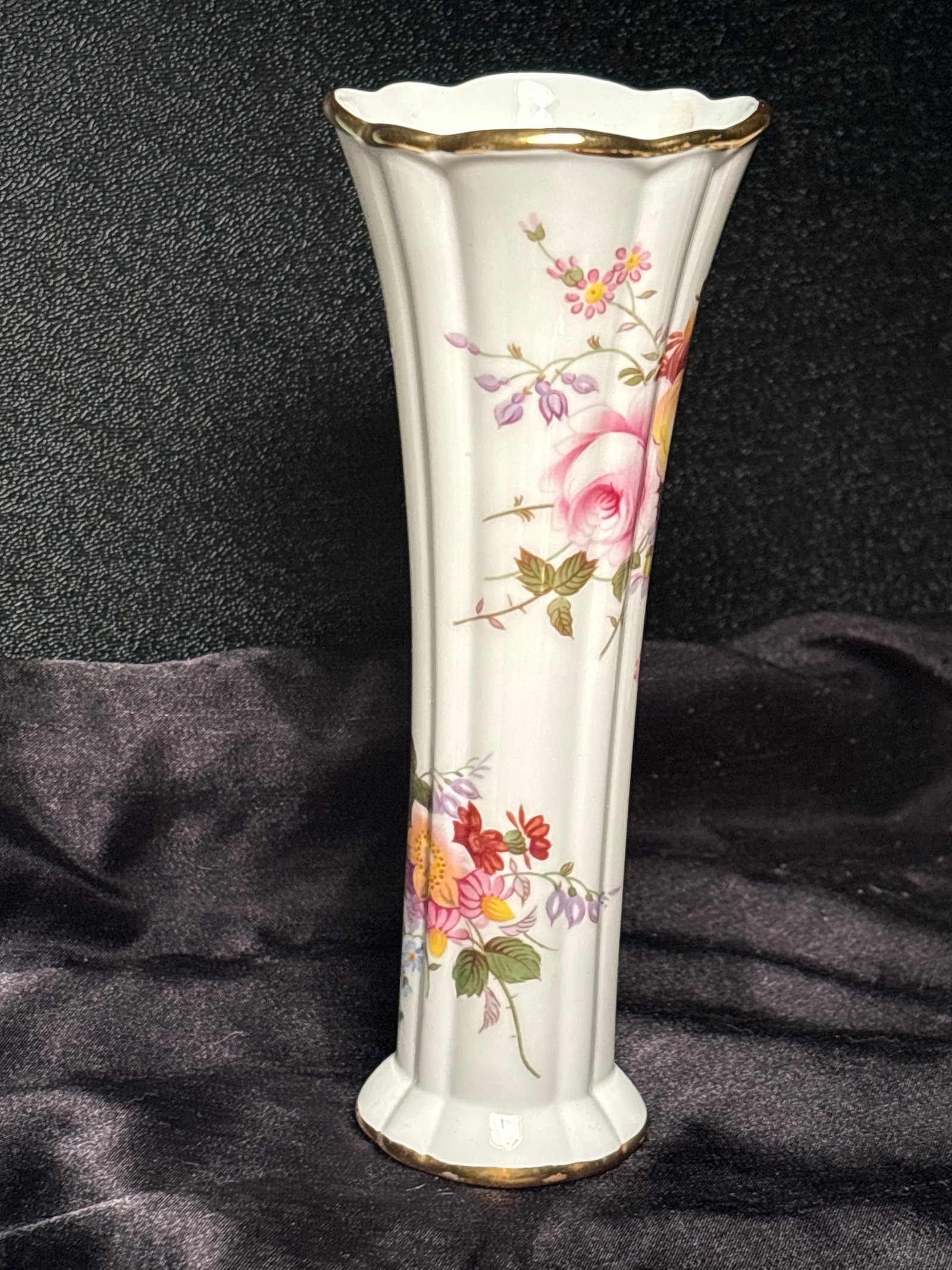 Derby Posies 6&1/2 inch vase Royal Crown Derby bone china: Royal Crown Derby bone china slender vase. Very good estate condition.