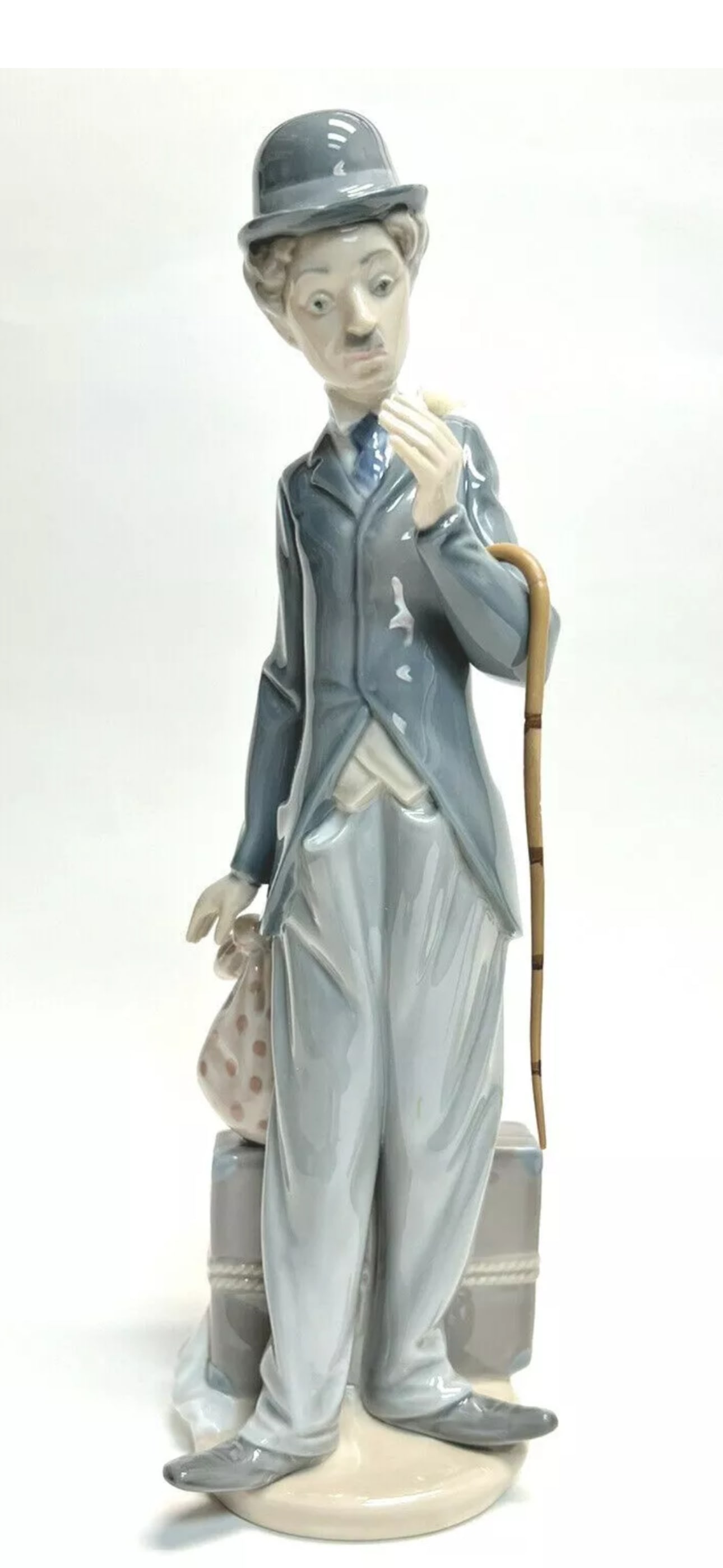 Big 11 inch Lladro Spanish porcelain Charlie the Champ statue with cane. (1 of 7)