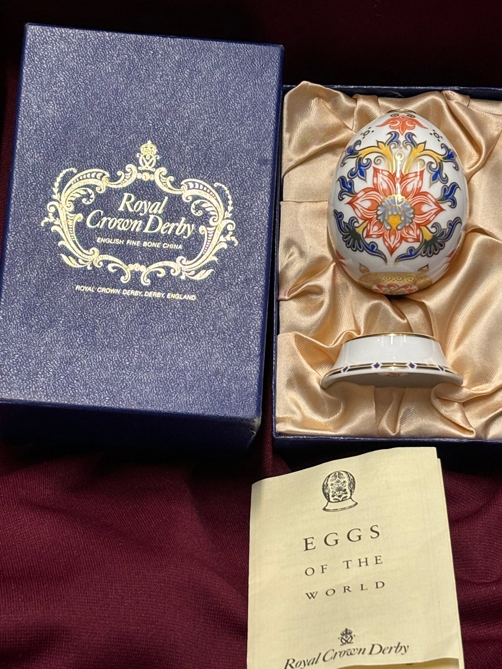 1993 Royal Crown Derby English china Eggs of the World; Italy: 1993 Royal Crown Derby English china Eggs of the World; Italy. Hand painted made in England fine China 3inch egg with stand. In original box.Good clean estate condition