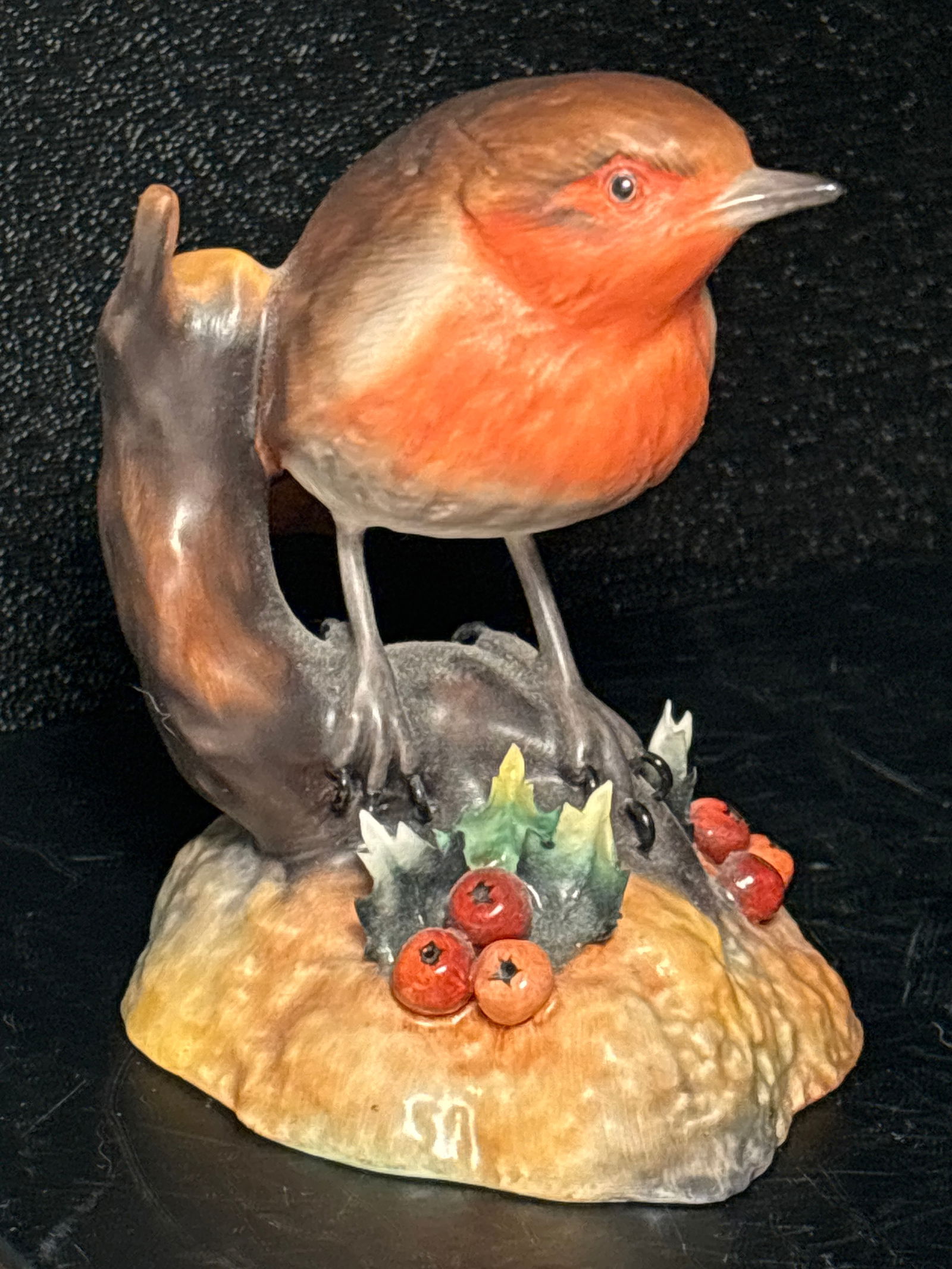 Artist signed Lovely Royal Crown Derby England Robin 3&1/2 inch statue (1 of 7)