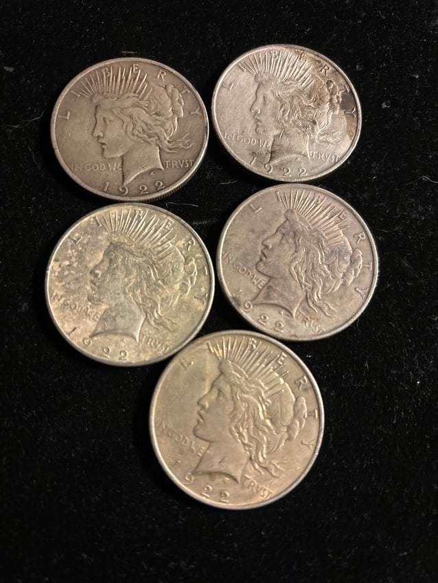 lot of five circulated silver 1922 Peace dollars (1 of 7)