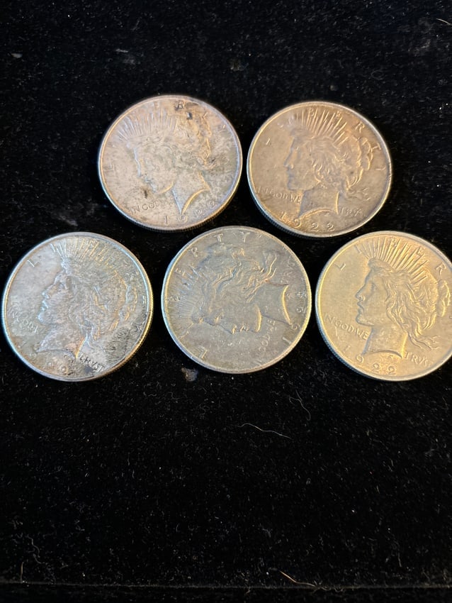 Lot of five (5) 1922 Peace silver dollars (1 of 6)
