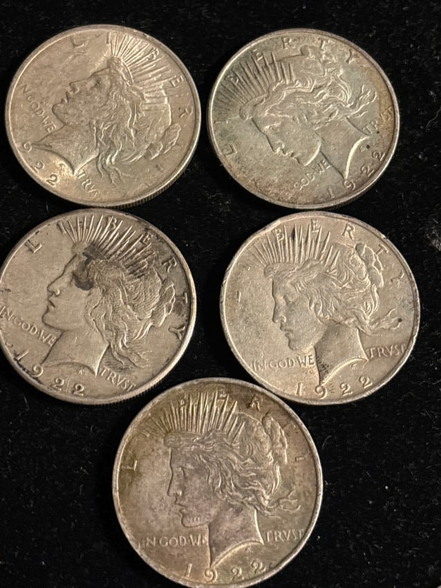 Lot of five (5) 1922 Peace silver dollars (1 of 7)