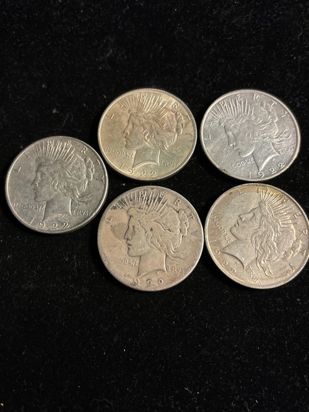 Group of five 1922 Peace silver dollars (1 of 7)
