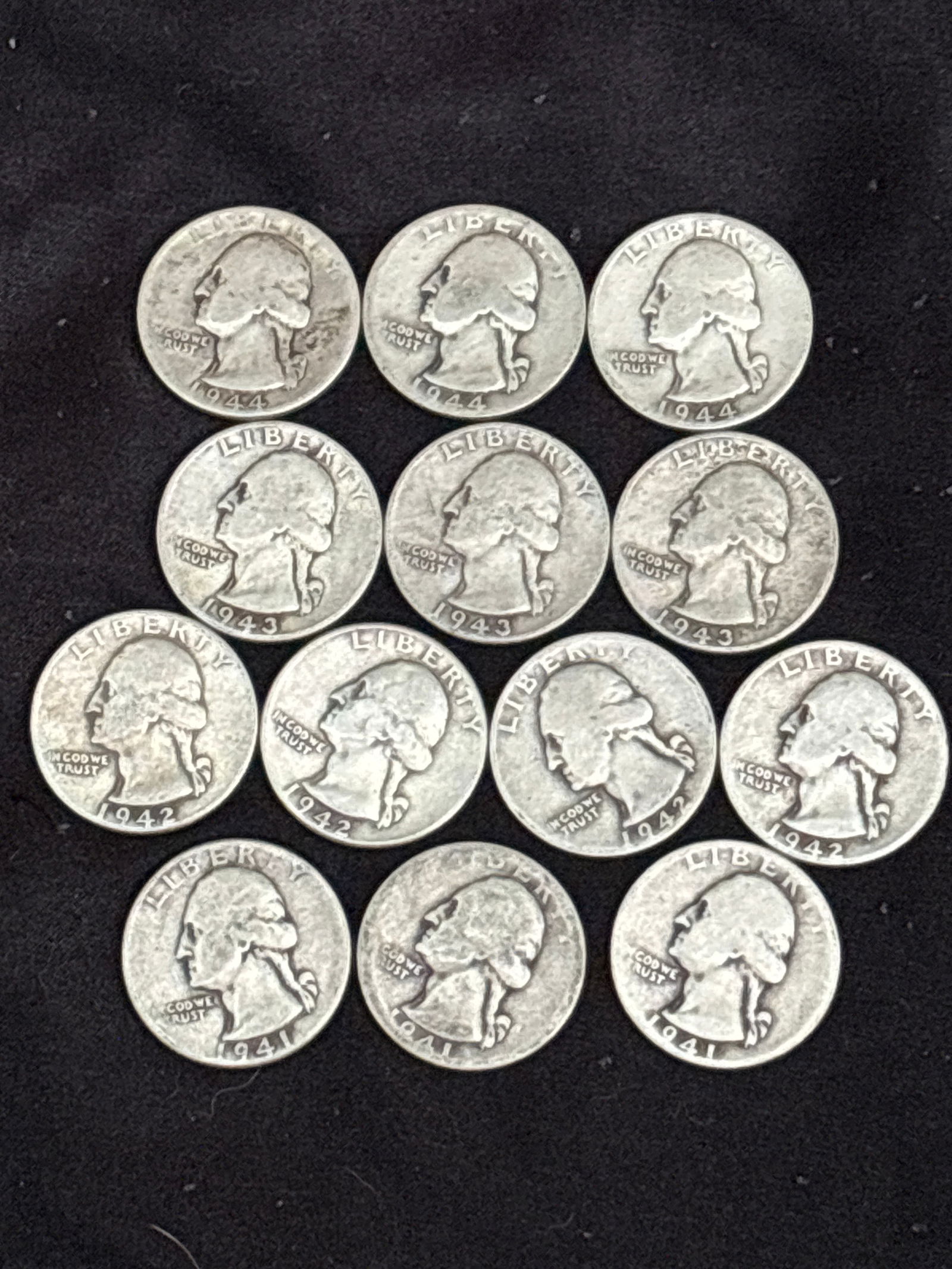 Lot of thirteen (13) WWII era Washington silver quarters (1 of 5)