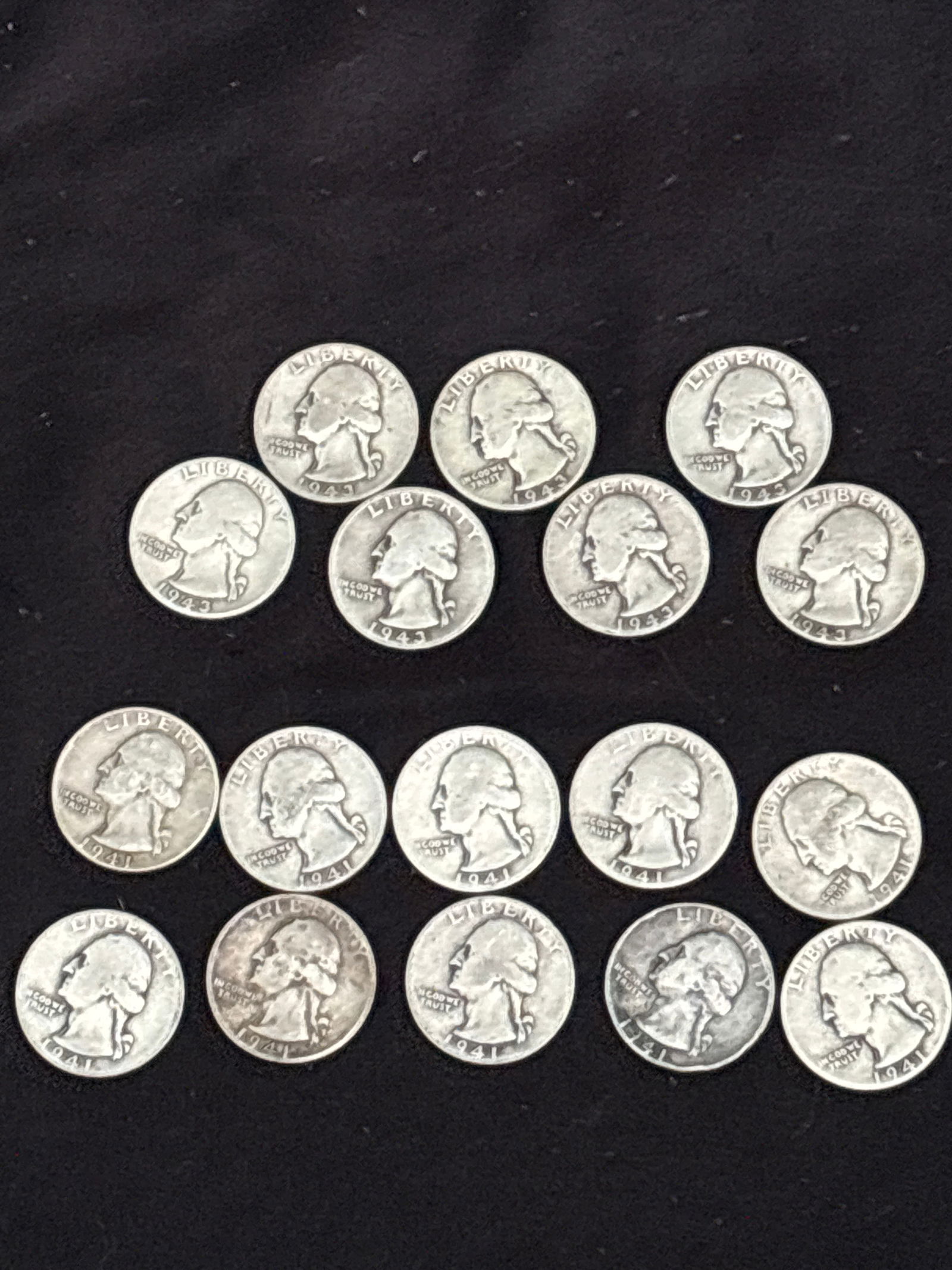 Lot of seventeen (17) 1941 & 1943 WWII era Washington silver quarters (1 of 6)