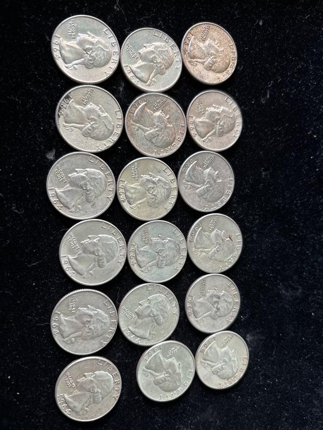 Lot of eighteen 1964 Washington silver quarters (1 of 5)