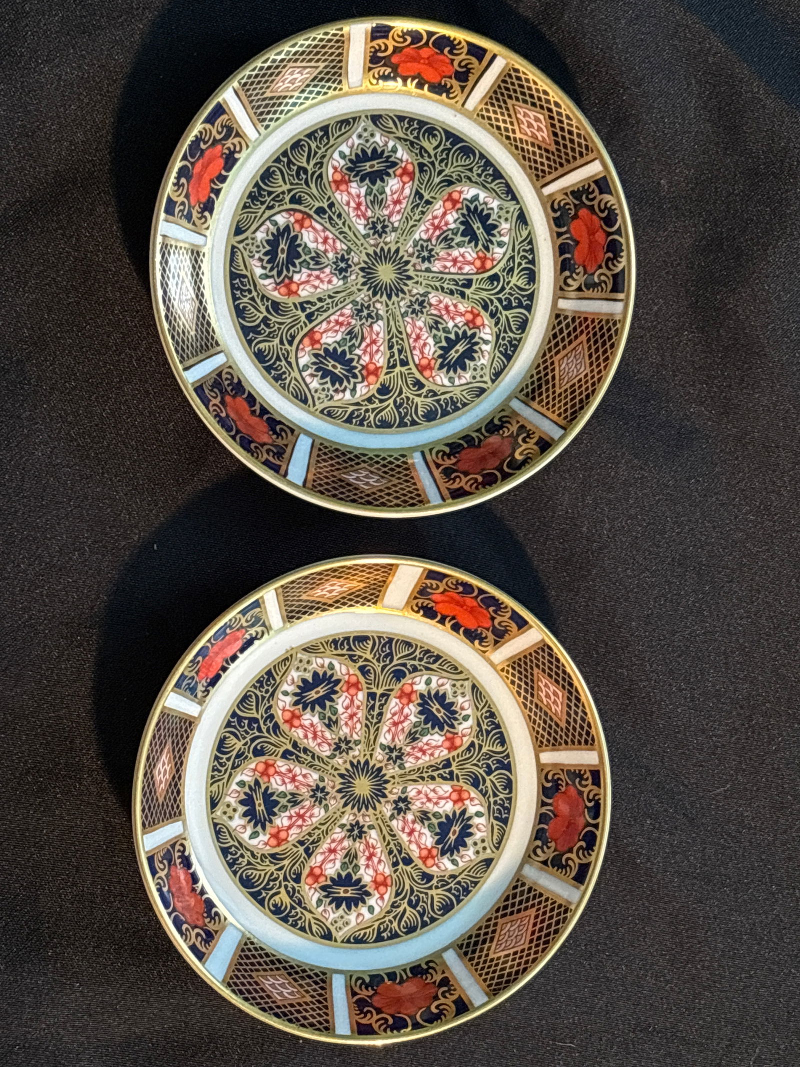 Pair Royal Crown Derby English china Imari pattern 1128 small 4&1/4 inch plates: Pair Royal Crown Derby English china Imari pattern 1128 small 4&1/4 inch plate or shallow dish/Bowls.Very good condition