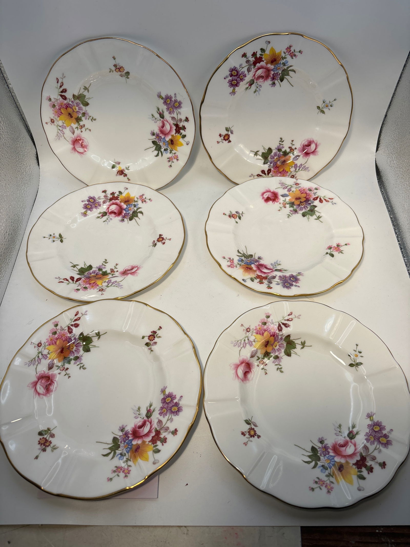 Nice 6&1/2 inch Set of six ‘Derby Posies’ Royal Crown Derby English small plates: Set of six ‘Derby Posies’ Royal Crown Derby English fine china small plates. Very good beautiful condition