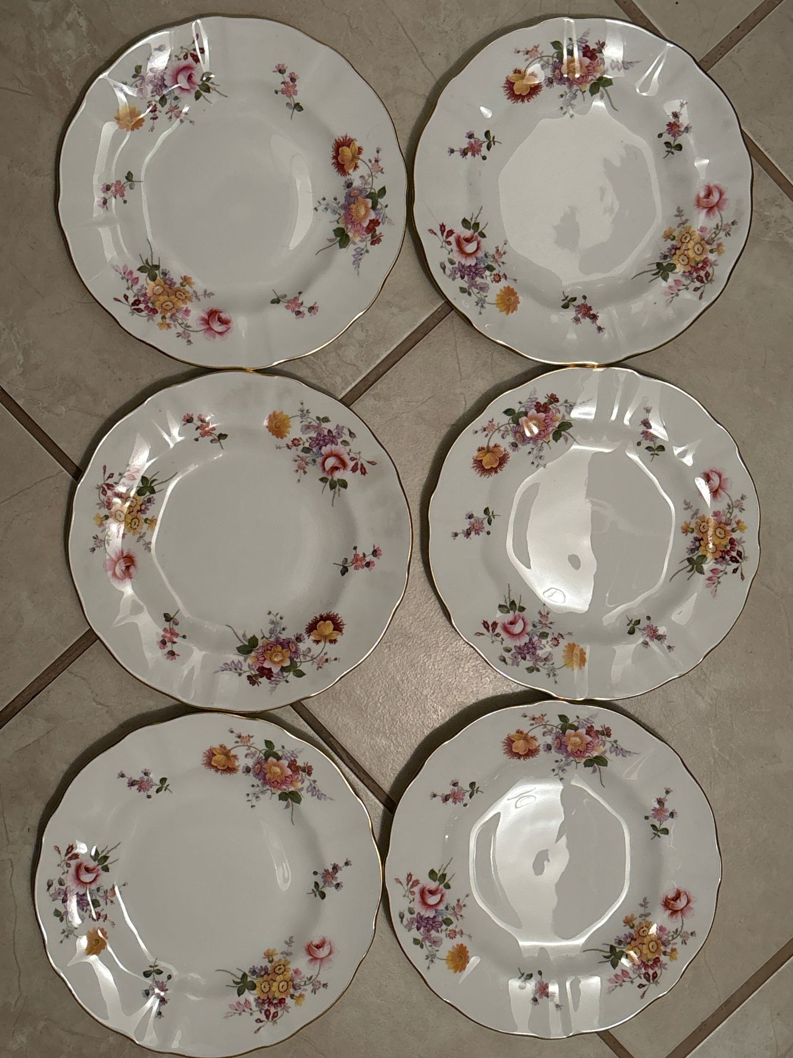 8&1/4 inch Set of six ‘Derby Posies’ Royal Crown Derby English plates: Set of six ‘Derby Posies’ Royal Crown Derby English fine china plates. Very good beautiful condition