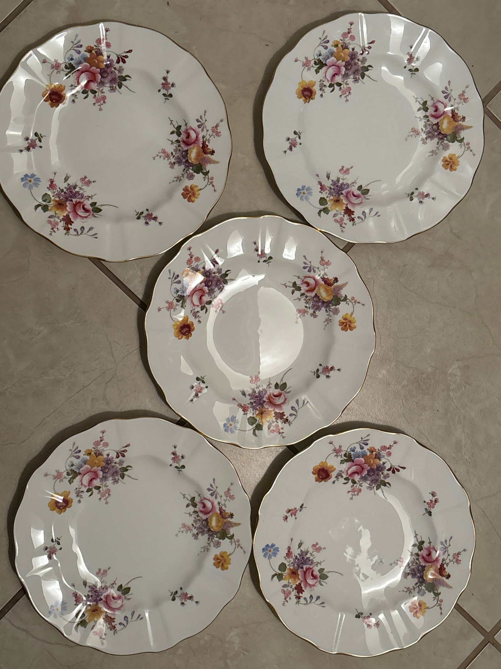 Large 10&1/4 inch Set of five ‘Derby Posies’ Royal Crown Derby English dinner plates: Set of five ‘Derby Posies’ Royal Crown Derby English fine china plates. Very good beautiful condition