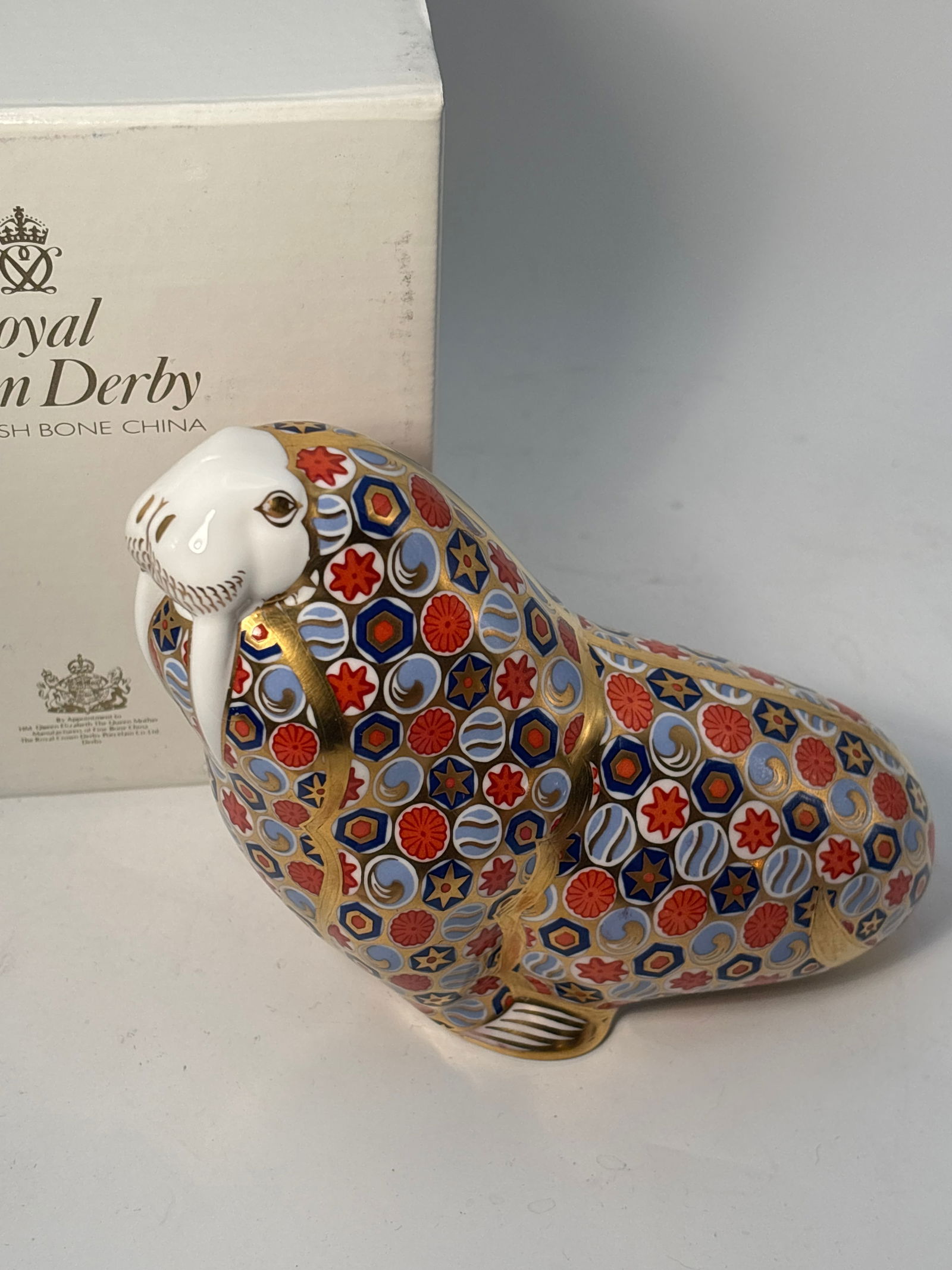 5 inch Royal Crown Derby Imari Walrus English china paperweight statue: Royal Crown Derby Imari Walrus English china paperweight statue. Original box. Gold stopper. Very good beautiful condition