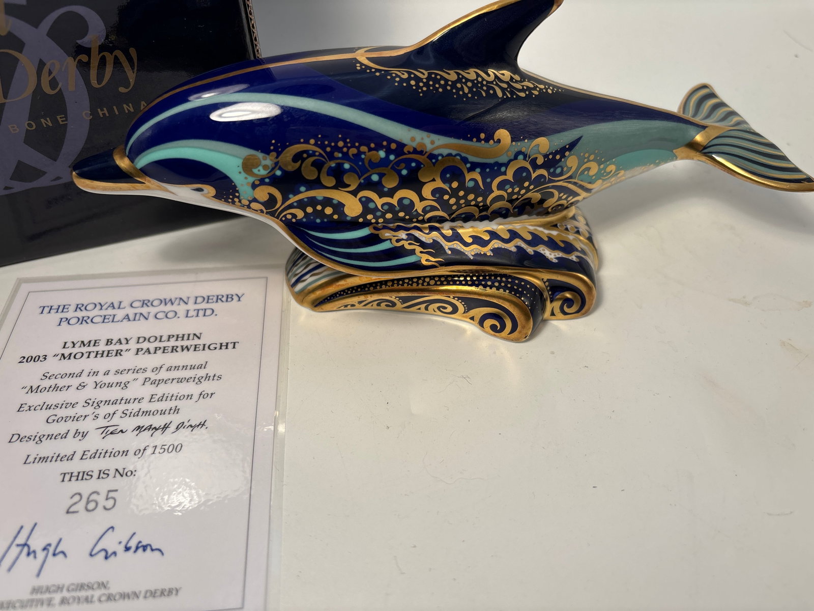 2002 Govier’s Signature edition Lyme Bay Dolphin Royal Crown Derby English 7&1/3inch paperweight: Gorgeous 2002 Govier’s Signature edition Lyme Bay Dolphin “Mother” Royal Crown Derby English 7&1/3inch Paperweight statue. With certificate of authenticity. Gold Stopper. Original box.Very g