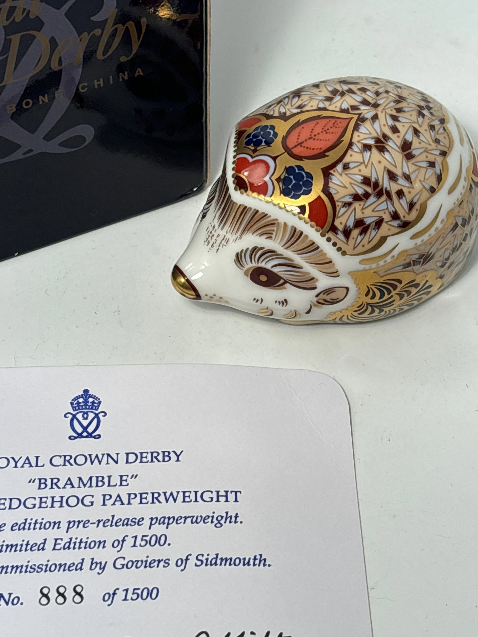 Artist signed Govier’s Signature ed. ‘Bramble Hedgehog’Royal Crown Derby small 3in.: Artist signed Govier’s Signature ed. ‘Bramble Hedgehog’Royal Crown Derby small 3in. Paperweight. Gold stoooer. Original box. Very good condition