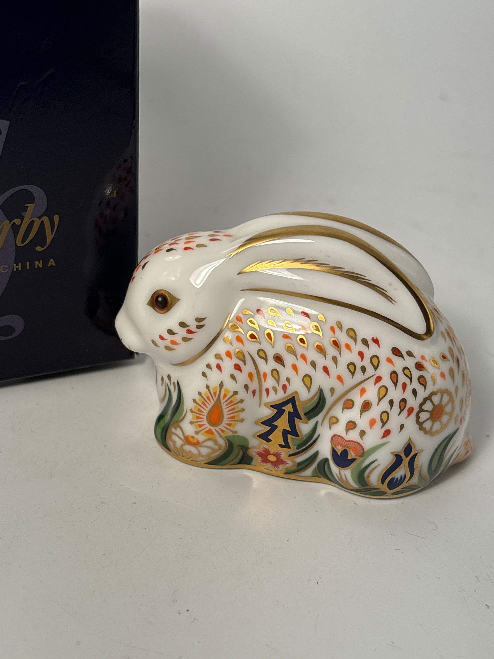 2000 Sinclairs exclusive ‘Baby Rowsley Rabbit’ Royal Crown Derby small 3inch paperweight: 2000 Sinclairs exclusive ‘Baby Rowsley Rabbit’ Royal Crown Derby small 3inch paperweight. Gold stopper.. Original box. Very good condition