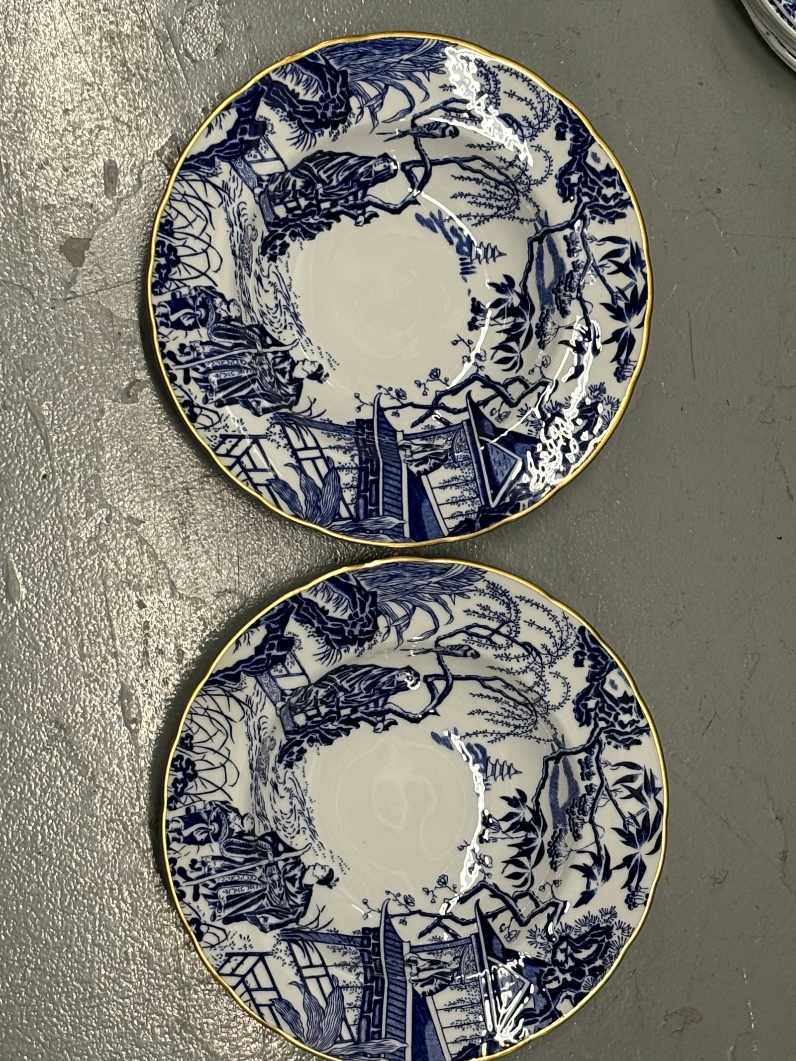 Pai Mikado signed Royal Crown Derby England 8&1/2 inch bowls: Pair Mikado patter signed. Royal Crown Derby England6&1/2 inch bowl. great colors and great condition. Apparently all unsigned.Very good condition, no chips, cracks, etc.