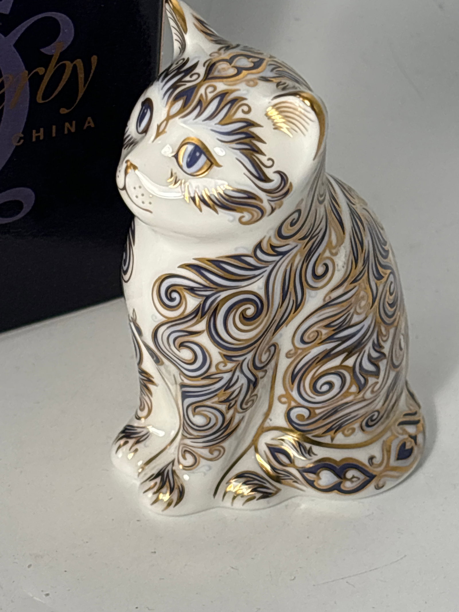 Artist signed 2004 limited edition’Majestic Kitten’ Royal Crown Derby England 3&1/2 inch: Artist signed 2004 limited edition’Majestic Kitten” Royal Crown Derby England 3&1/2inch paperweight. Gold stopper. Original box. Very good condition, no chips, cracks, etc.
