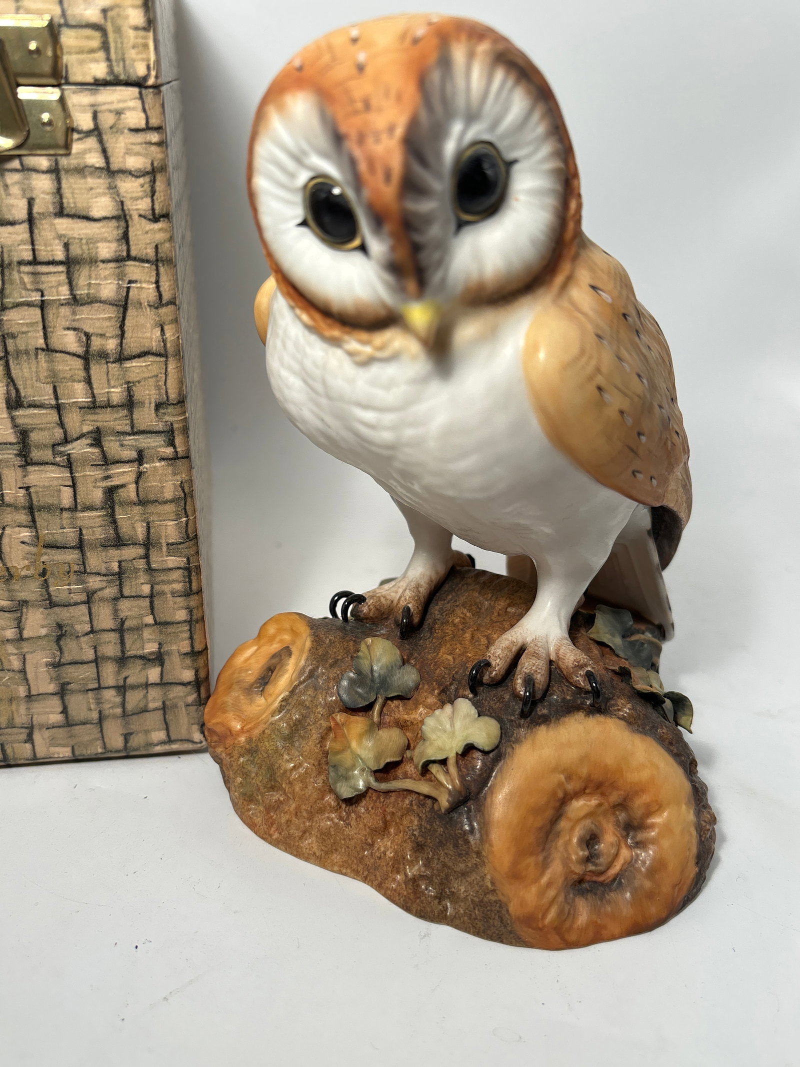 Lovely Artist initialed Tall 6&12inch Barn Owl Royal Crown Derby statue: Artist initialed 6&12inch Barn Owl Royal Crown Derby statue. Flowers appear in great condition.In good condition with no obvious faults or damage.Original box. Very good condition, no chips, cracks, e
