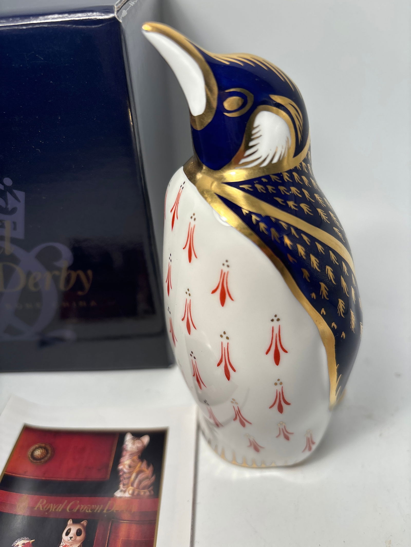 Imari emperor Penguin 4&1/2inch Seal Royal Crown Derby fine China paperweight: Imari emperor Penguin 4&1/2inch Seal Royal Crown Derby fine China paperweight . With box. Good stopper.Very good condition, no chips, cracks, etc.