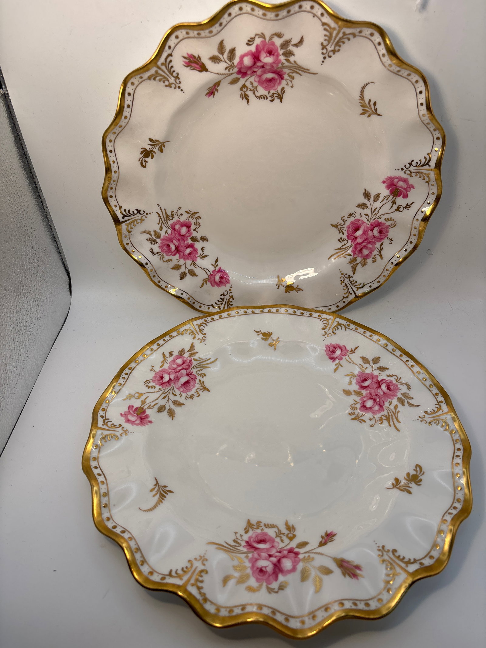 Pair Wavy edge Royal Pinxton Roses A1155pattern Royal Crown Derby 10&1/4inch plates: Pair Wavy edge Royal Pinxton Roses A1155pattern Royal Crown Derby 10&1/4inch plates.Very good condition