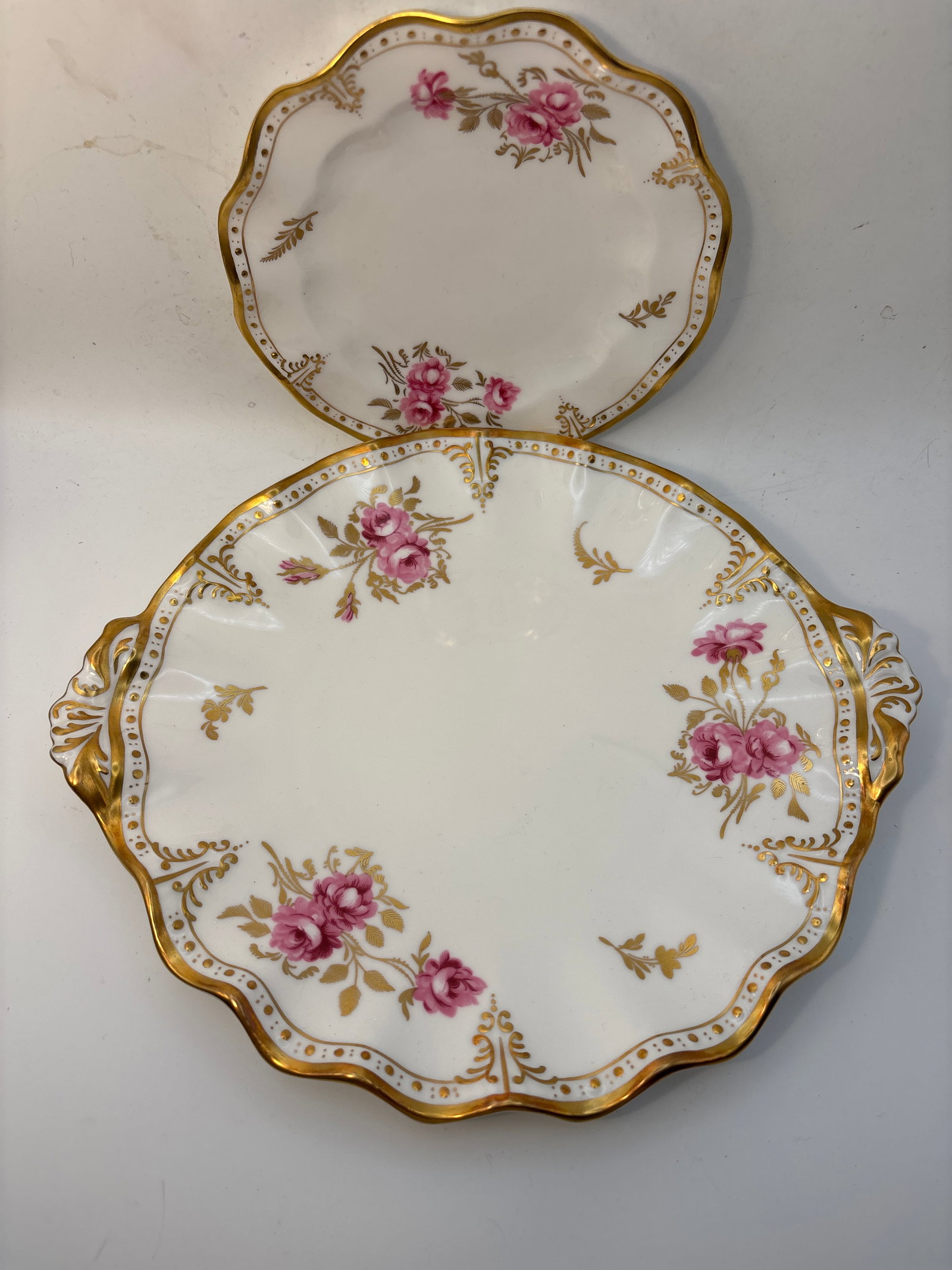 2 wavy edge Royal Pinxton Roses A.1155Royal Crown Derby English china plates: Wavy edge Royal Pinxton Roses A.1155 Royal Crown Derby English china 10 inch serving plate and smaller 6 inch plate.No chips, cracks, repairs…Very good condition