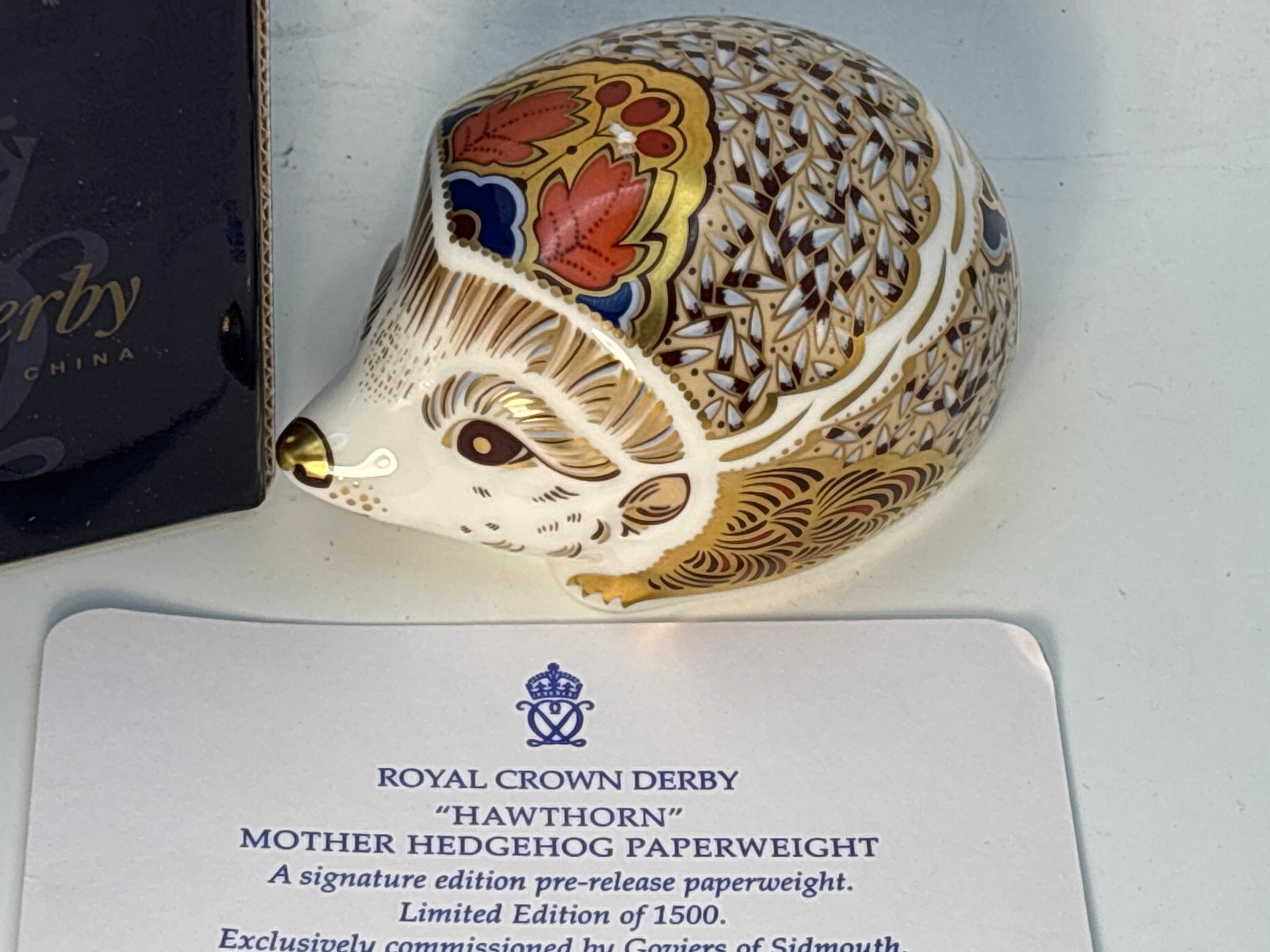 Govier’s Signature edition ‘Hawthorn’ hedgehog Royal Crown Derby 3&3/4 inch paperweight: Govier’s Signature edition ‘Hawthorn’ hedgehog Royal Crown Derby 3&3/4 inch paperweight. Gold stopper. With box.No chips, cracks, repairs…Very good condition