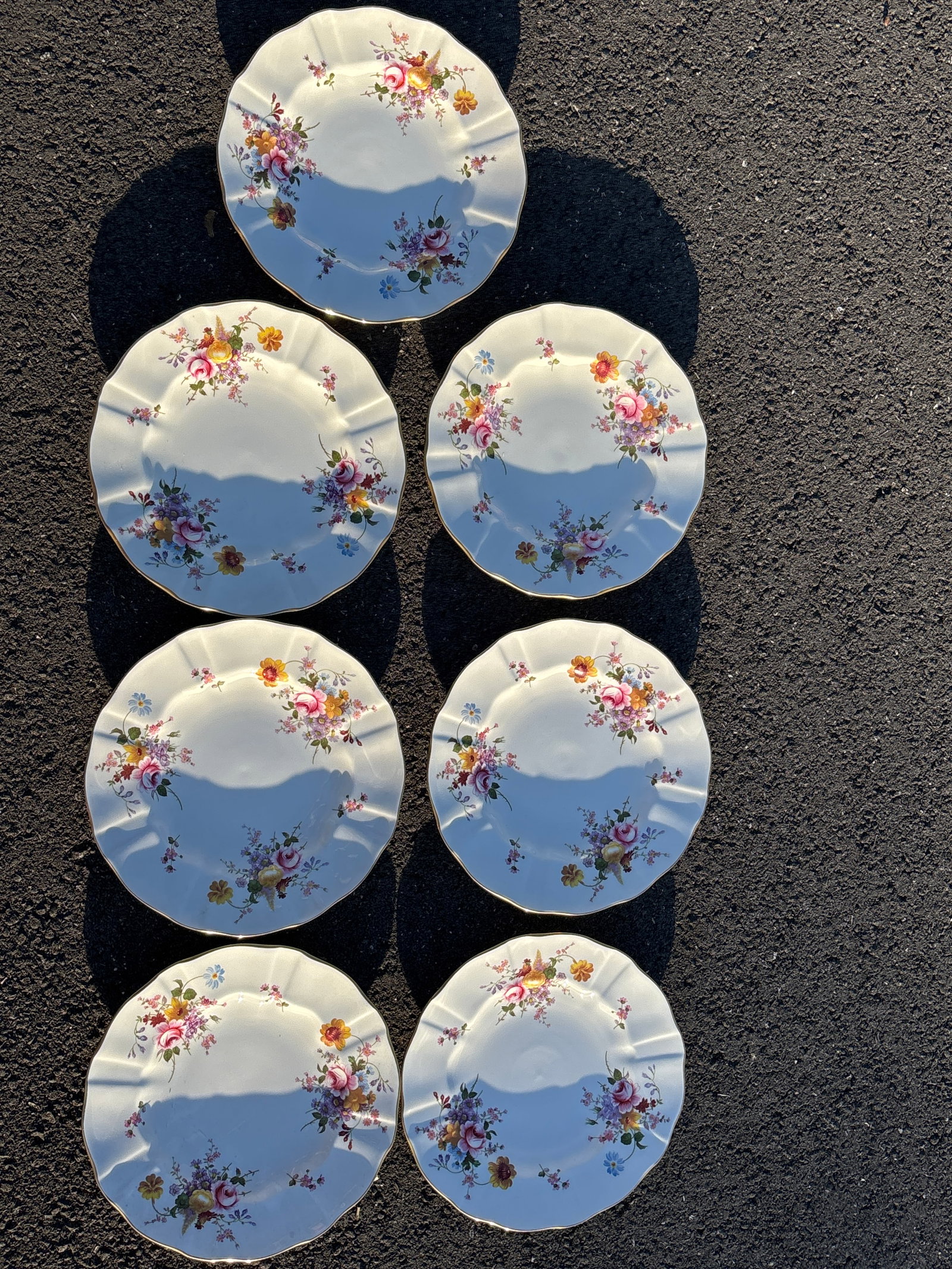 Set of seven ‘Derby Posies’ Royal Crown Derby 10&1/4inch dinner plates: Set of seven ‘Derby Posies’ Royal Crown Derby 10&1/4inch dinner plates.No chips, cracks, repairs…Very good condition