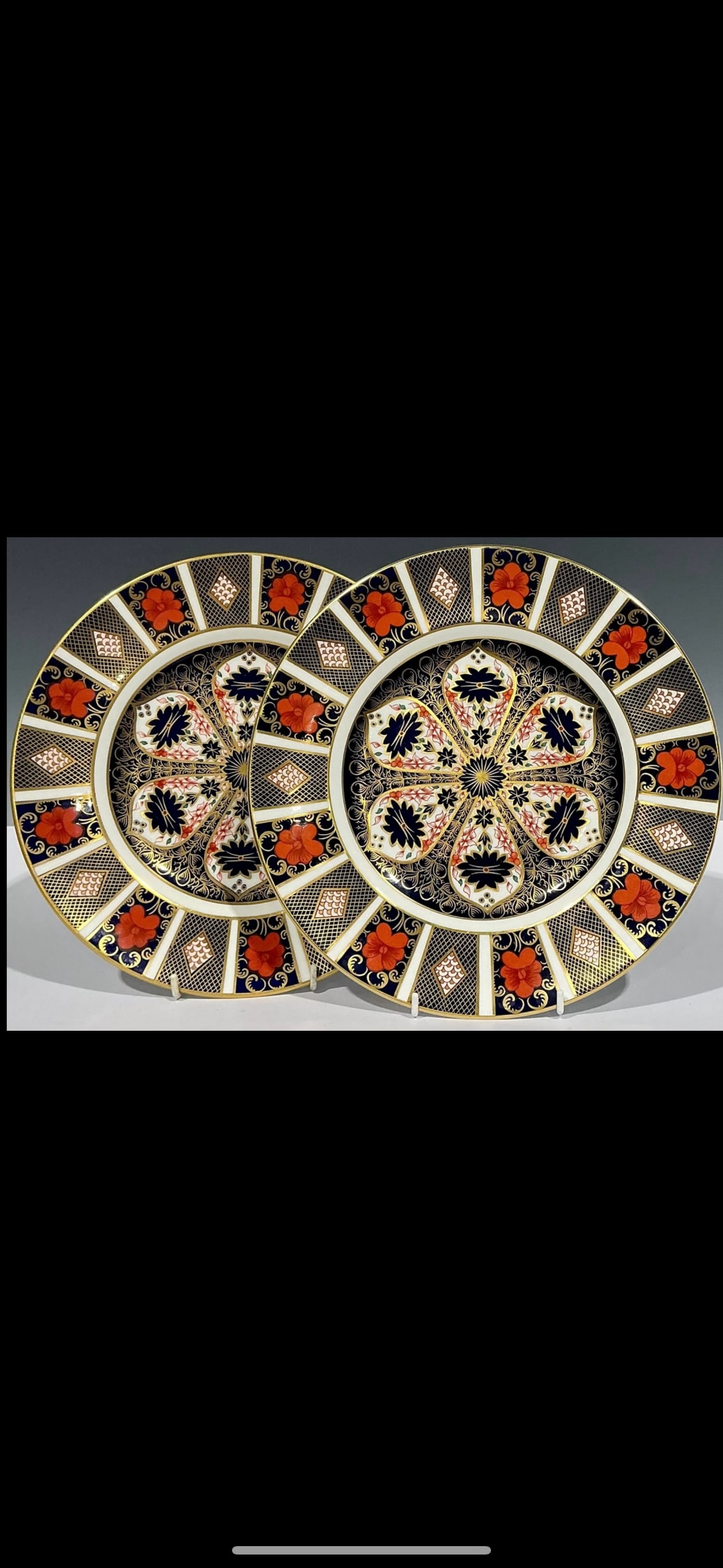 Pair Royal Crown Derby Imari 1128 pattern dinner plates, 10&1/2 inch diameter: A pair of Royal Crown Derby Imari 1128 pattern dinner plates, 10&1/2” (27cm)diameter.Seconds.Very good condition with no chips, cracks, lines,etc