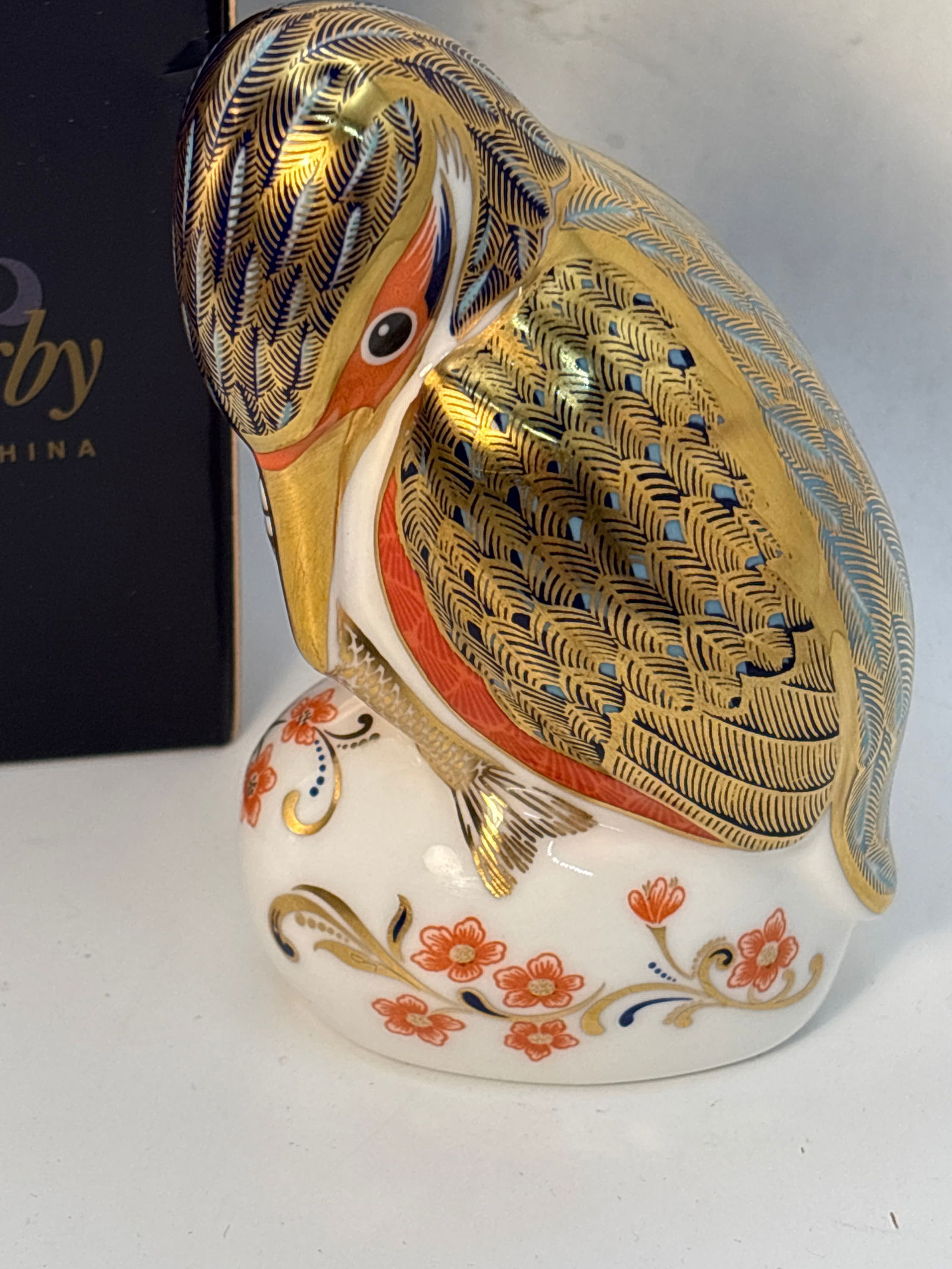 Imari ‘Kingfisher’Royal Crown Derby English bone china 5 inch paperweight: Imari ‘Kingfisher ’ Royal Crown Derby English bone china 5 inch paperweight.Silver stopper. With Box.Very good condition; no chips, cracks, etc