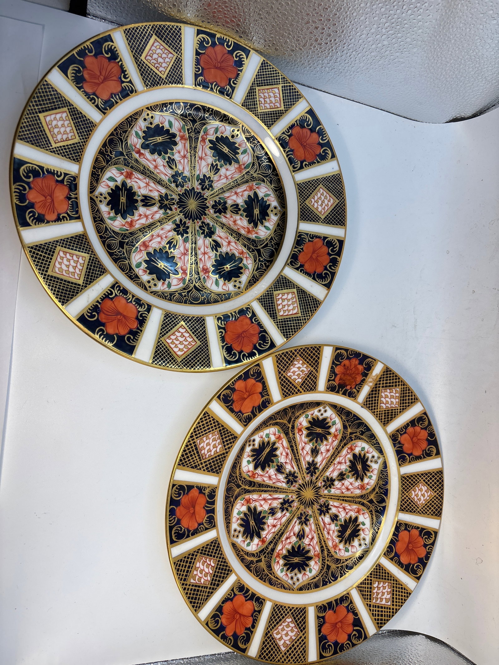 Two Imari #1128 pattern Royal Crown Derby 8&1/2 inch plates; 1st quality: Two Imari #1128 pattern Royal Crown Derby 8&1/2 inch plates.Beautiful condition Very clean with no chips, cracks, etc.