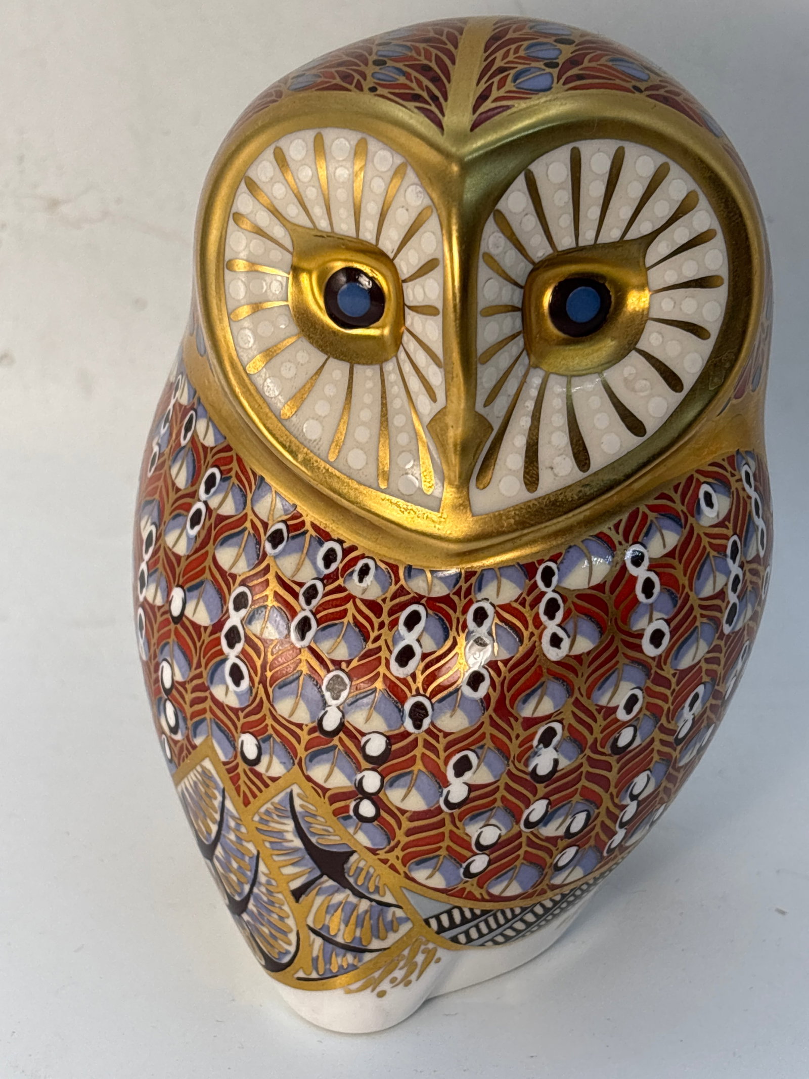 Imari Barn Owl Royal Crown Derby fine china 5 inch paperweight statue: Barn Owl Royal Crown Derby fine china 5inch paperweight. Gold stopper. No box.Good condition.Very clean with no chips, cracks, etc.