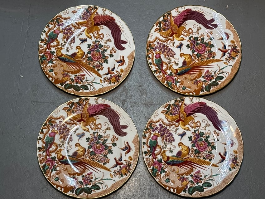 4 matching A73 pattern ‘Olde Avesbury’ Royal Crown Derby fine china 10&1/4 in plates;1st quality: Set of 4 matching A73 pattern ‘Olde Avesbury’ Royal Crown Derby fine china 10&1/4 inch plates;1st quality. No one marks, etc.Very Good condition.Very clean with no chips, cracks, etc.