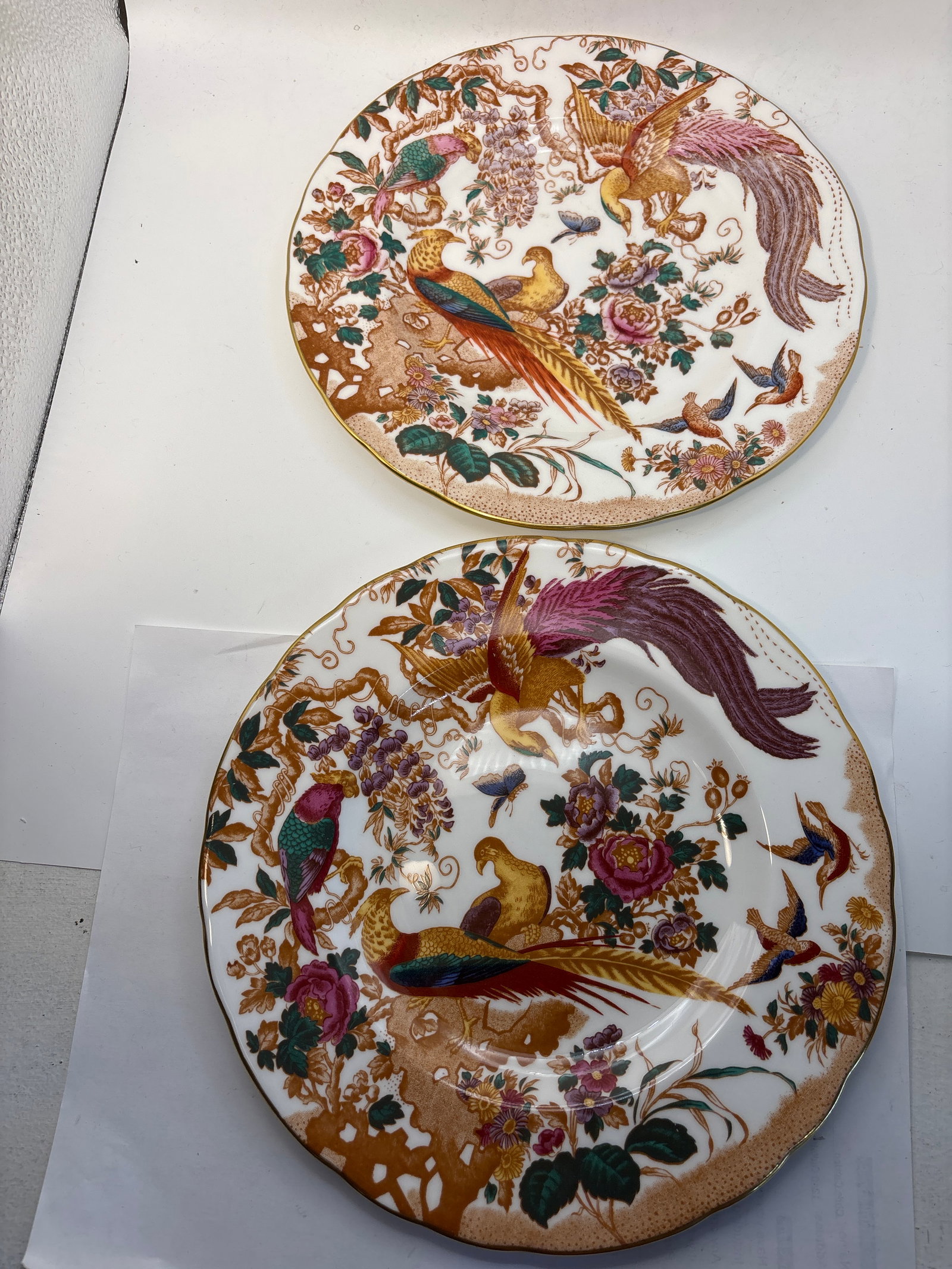 Two similar A73 pattern ‘Olde Avesbury’ Royal Crown Derby fine china 9 inch plates; 1st quality: Two similar A73 pattern ‘Olde Avesbury’ Royal Crown Derby fine china 8&1/2 inch plates; 1st quality . No marks, etc.Very Good condition.Very clean with no chips, cracks, etc.