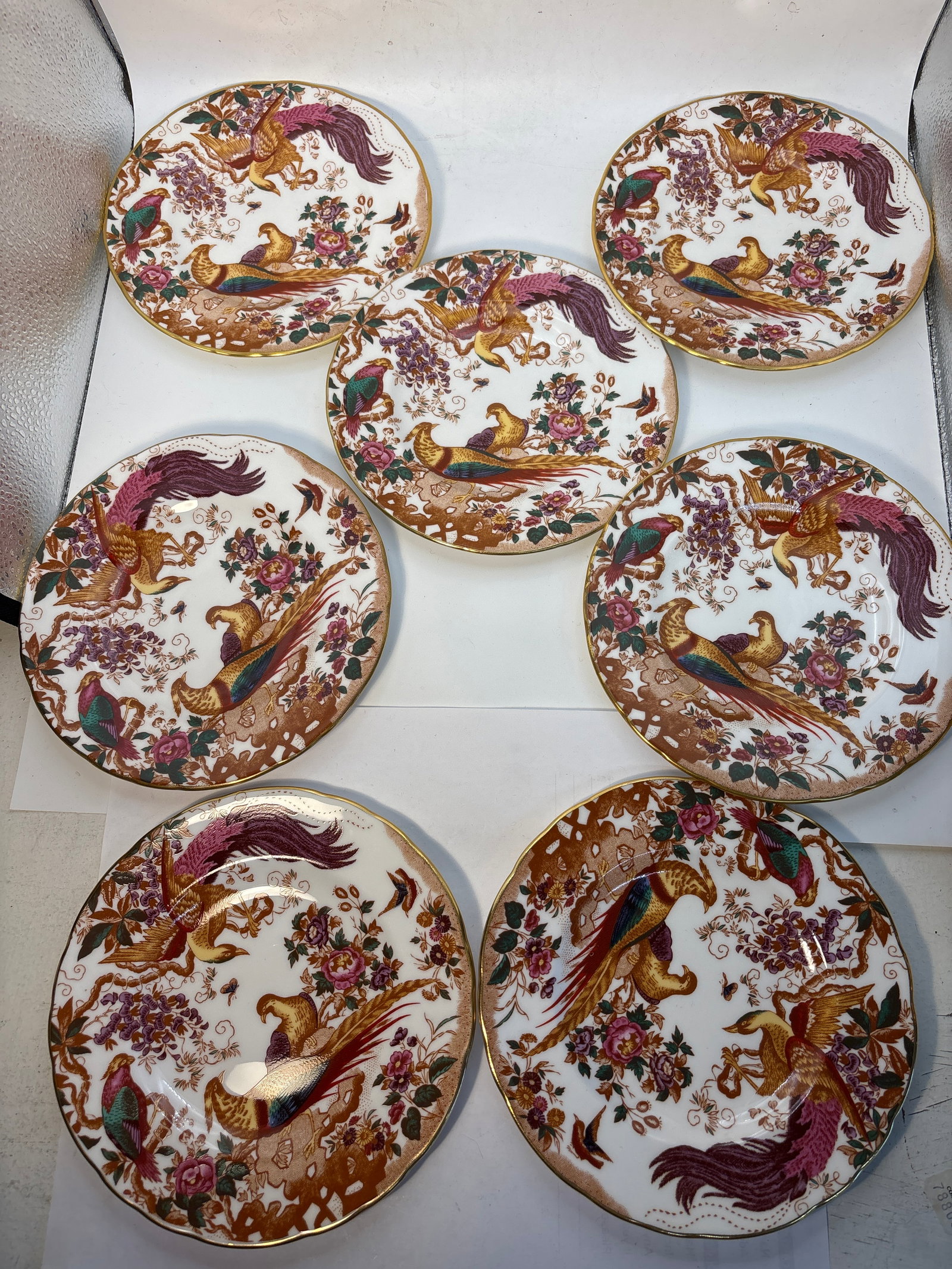 1st quality set of Seven A73 pattern ‘Olde Avesbury’ Royal Crown Derby fine china 6&1/4inch: 7 1st quality A73 pattern ‘Olde Avesbury’ Royal Crown Derby fine china 6&1/4 inch plates . No marks, etc.Very Good condition.Very clean with no chips, cracks, etc.