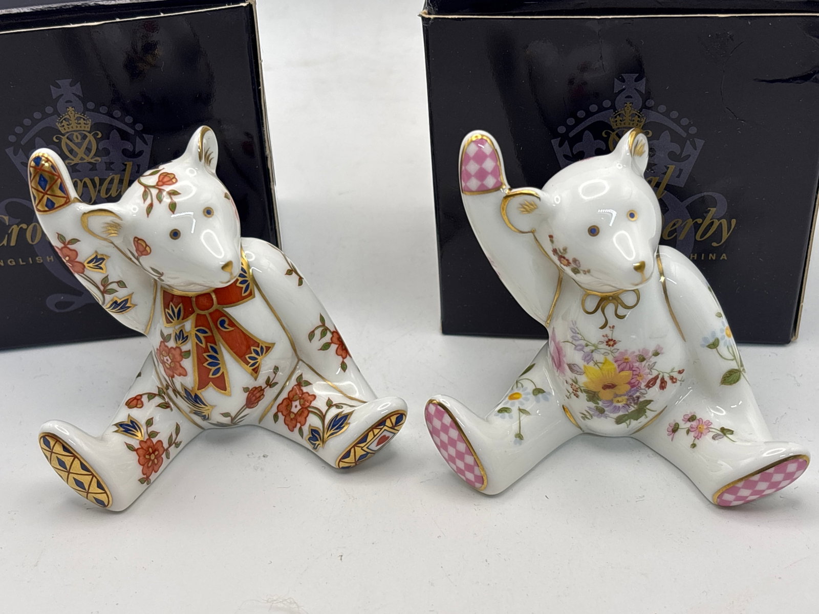Two bears, "Victoria Wave Bear’ & ‘Alice’ Royal Crown Derby fine china paperweights: Two bears, "Victoria Wave Bear’ & ‘Alice’ Royal Crown Derby fine china paperweights . 2&1/2 inches, with boxes. These were not sold with stoppers.Very good condition